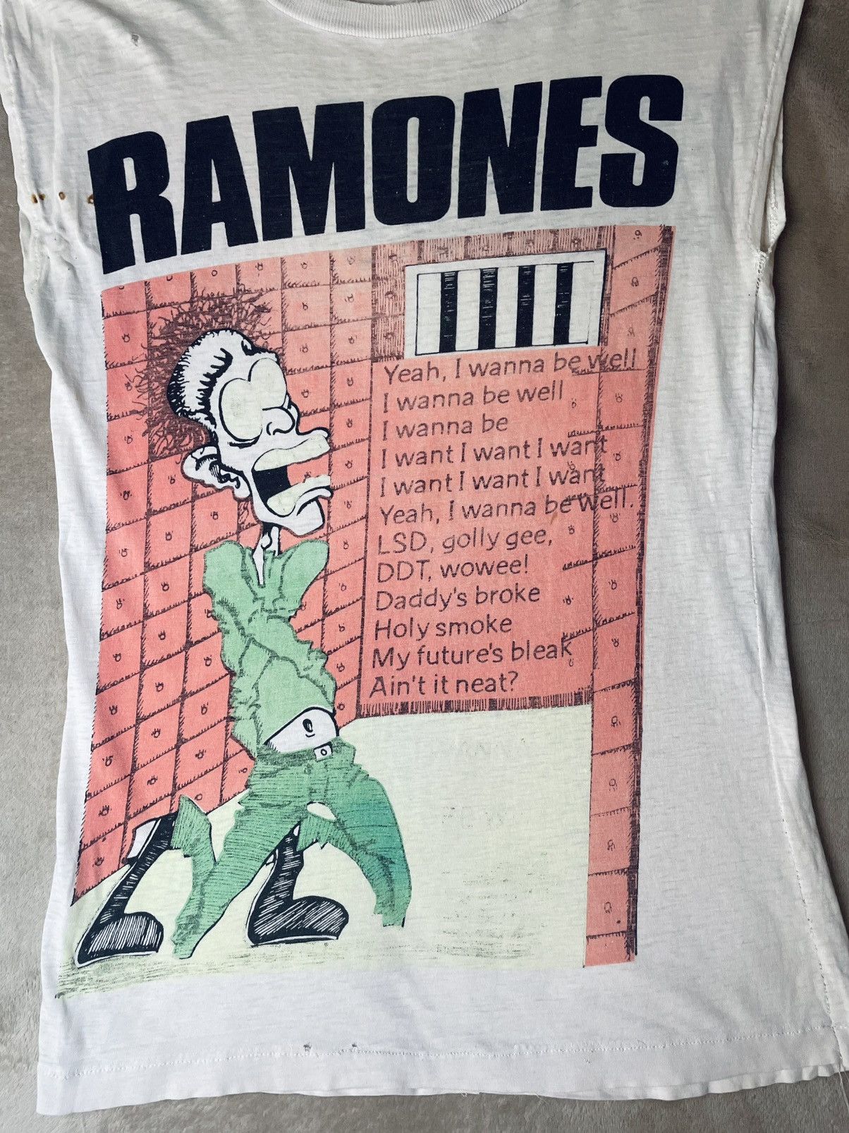 Other Ramones Vintage T-Shirt „Ramones Mania / I Wanna Be Well“ Size US S / EU 44-46 / 1 - 5 Thumbnail