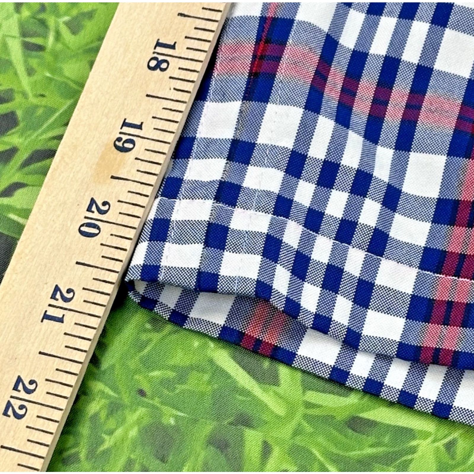 Izod Izod Golf Shorts Mens 34 Red Blue White Plaid Lightweight Chino Prep Summer Size US 34 / EU 50 - 7 Thumbnail