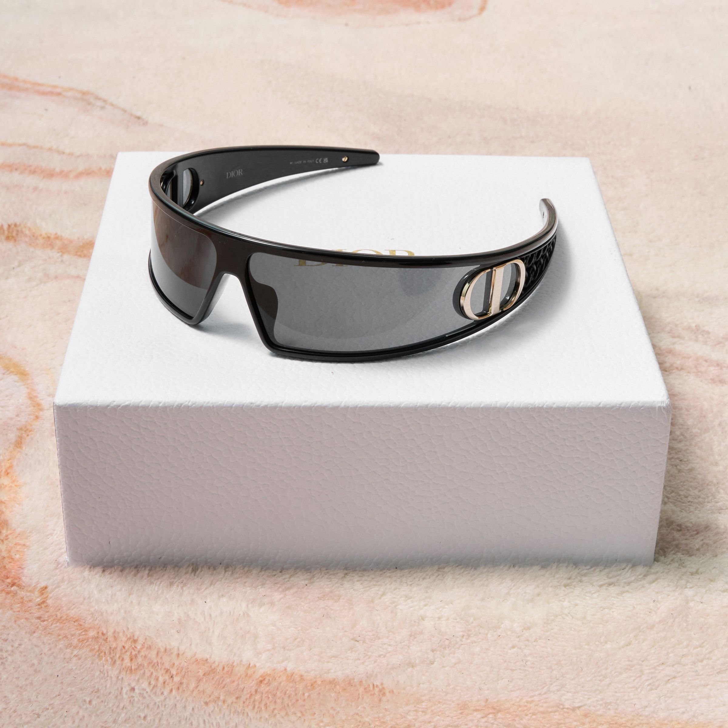 Dior DIOR VERYDIOR M1U 10A0 Sunglasses Size ONE SIZE - 2 Thumbnail
