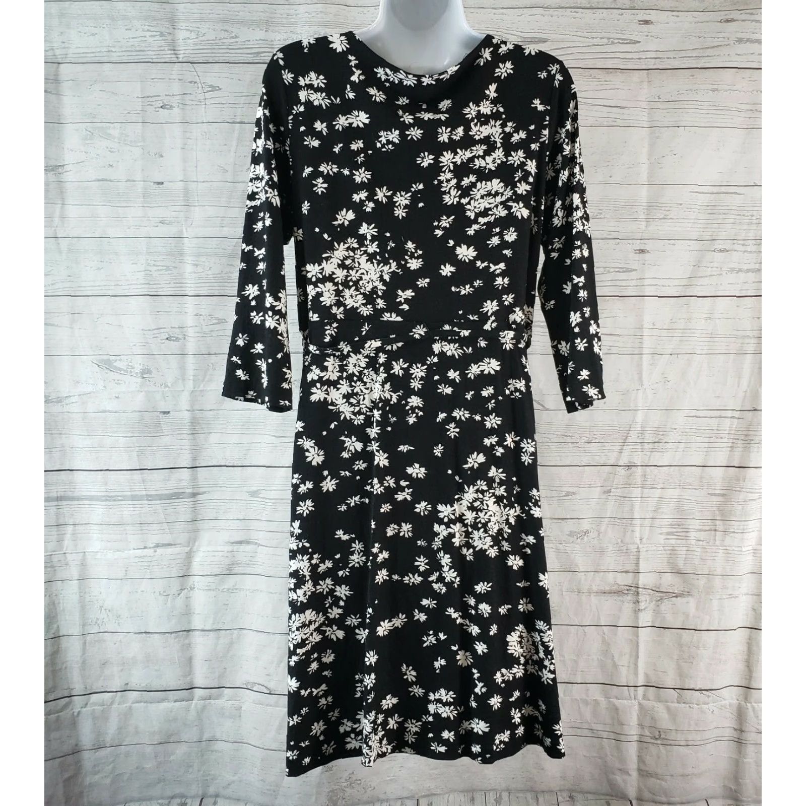 Vintage Hanna Andersson Womens Dress M Black Floral 3/4 Sleeve Rayon Blend Knee Length Belted V-Neck Pullover Shift Pattern: Floral Size M / US 6-8 / IT 42-44 - 4 Thumbnail