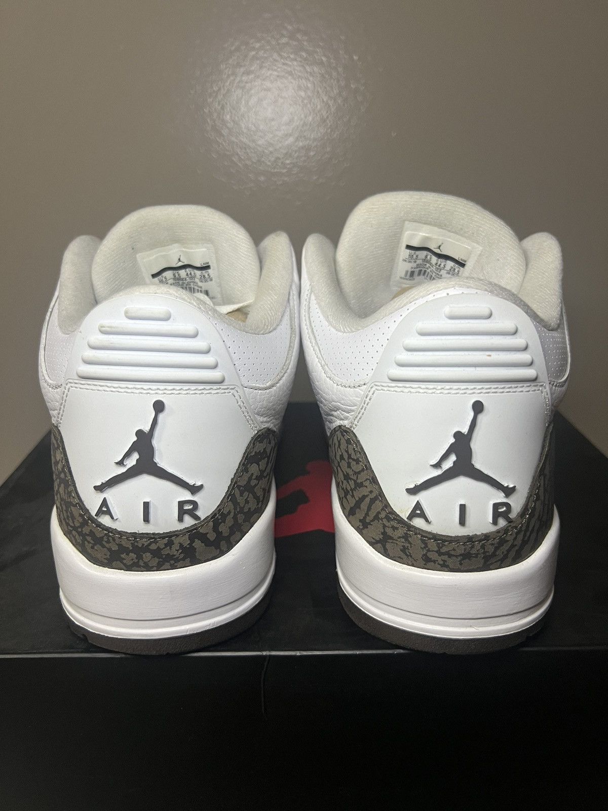 Jordan Brand Jordan 3 Retro Mocha 2018 Nike Air MJ Mens White Size 10.5 Size US 10.5 / EU 43-44 - 2 Thumbnail