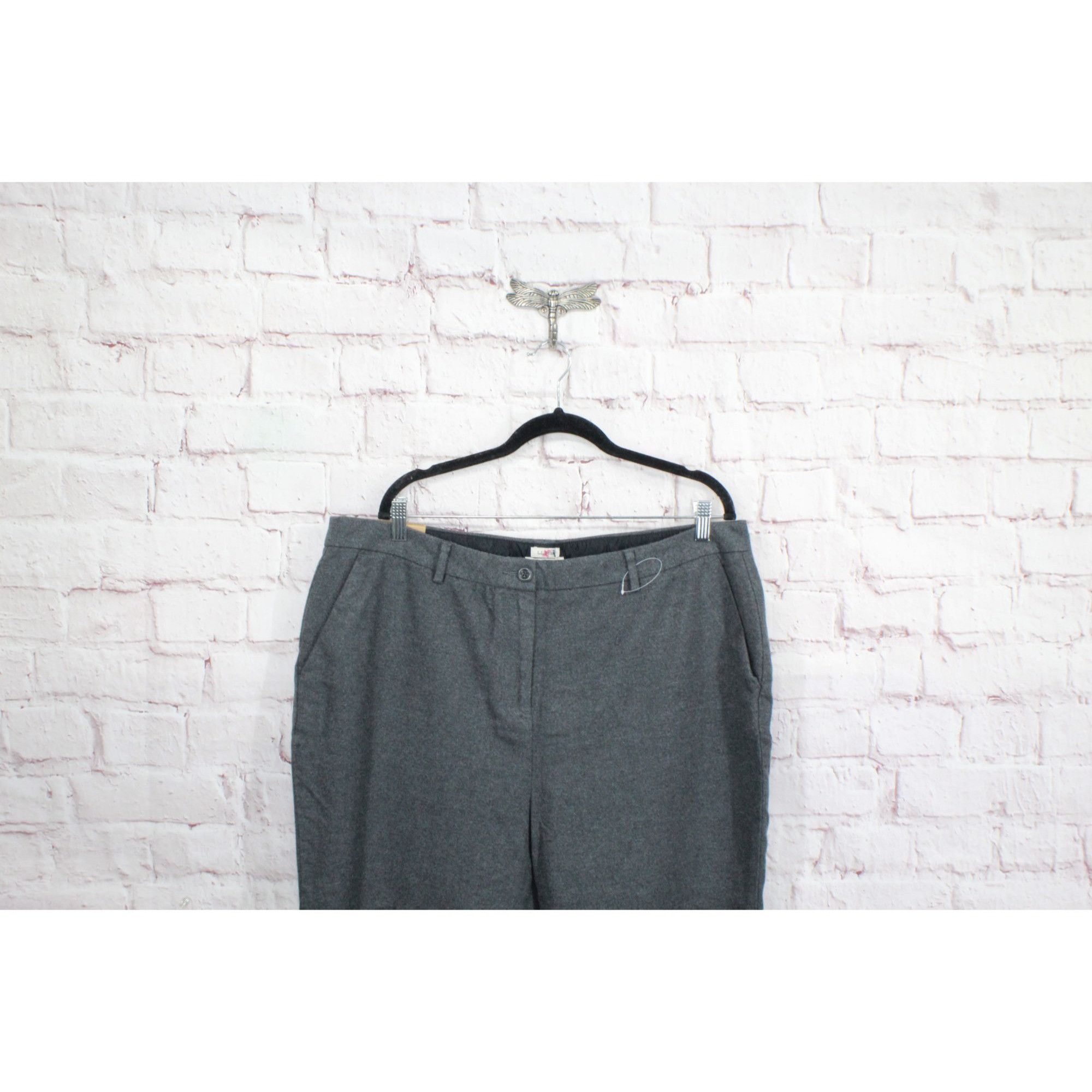 L.L. Bean LL Bean Classic Fit Straight Leg Dress Work Pants 20 Pet Size 42" / US 20 - 2 Thumbnail