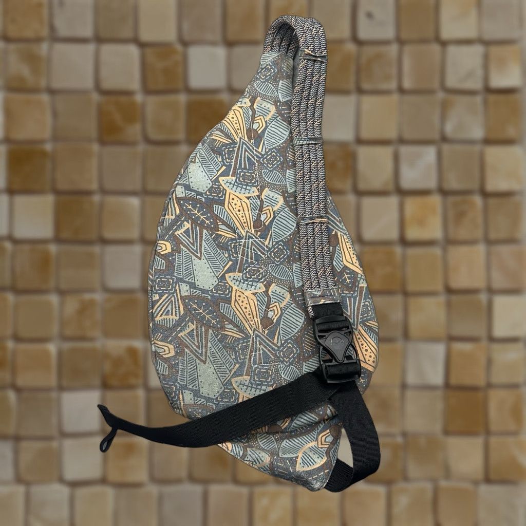 KAVU Leaf Print Backpack - Black and Tan Kavu Rope Sling Jungle Party Leaf Print 923-1179 Travel  main image 3