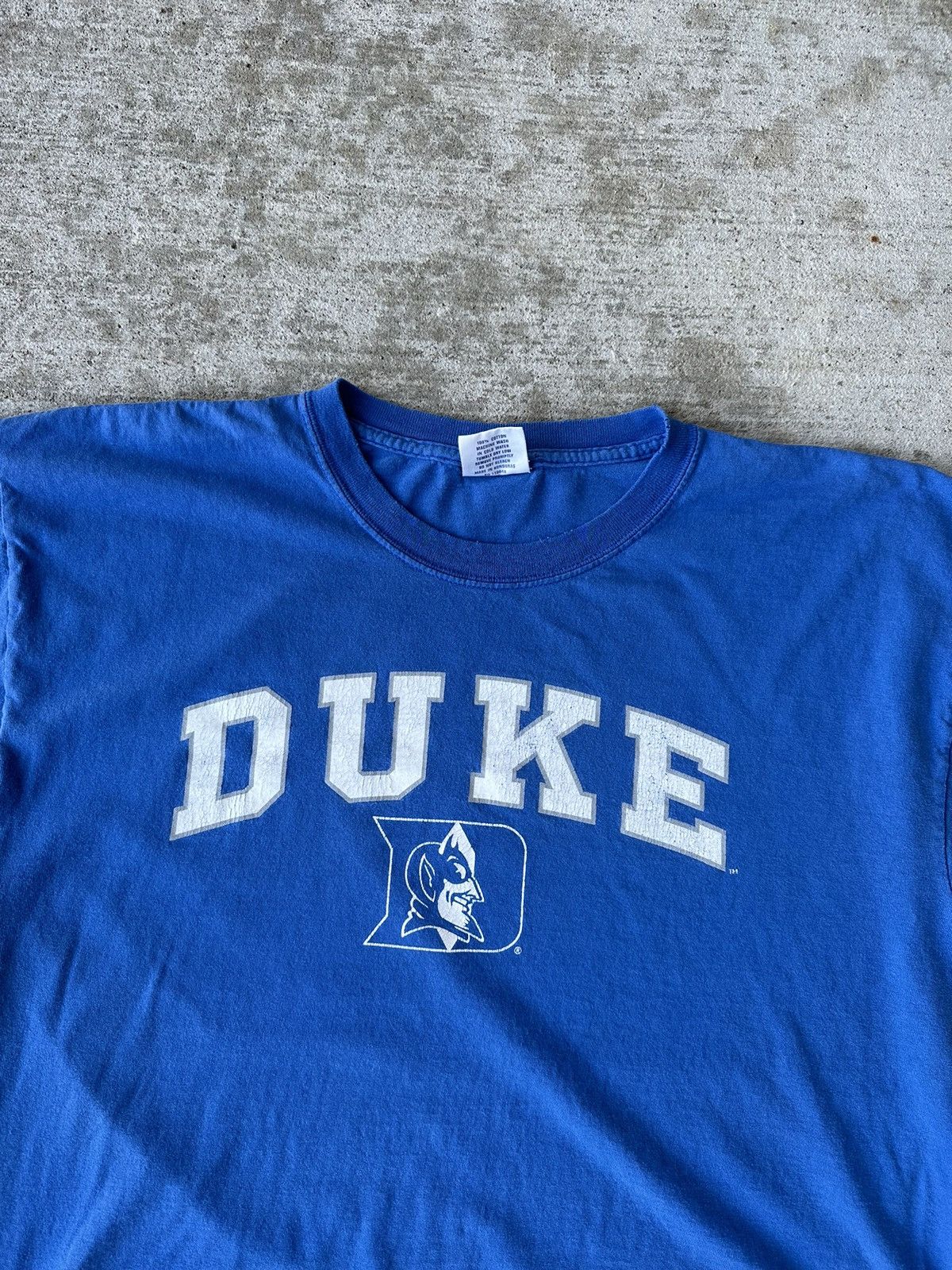 NCAA × Vintage Y2K Duke Blue Devils Tee Shirt Size US XL / EU 56 / 4 - 2 Thumbnail