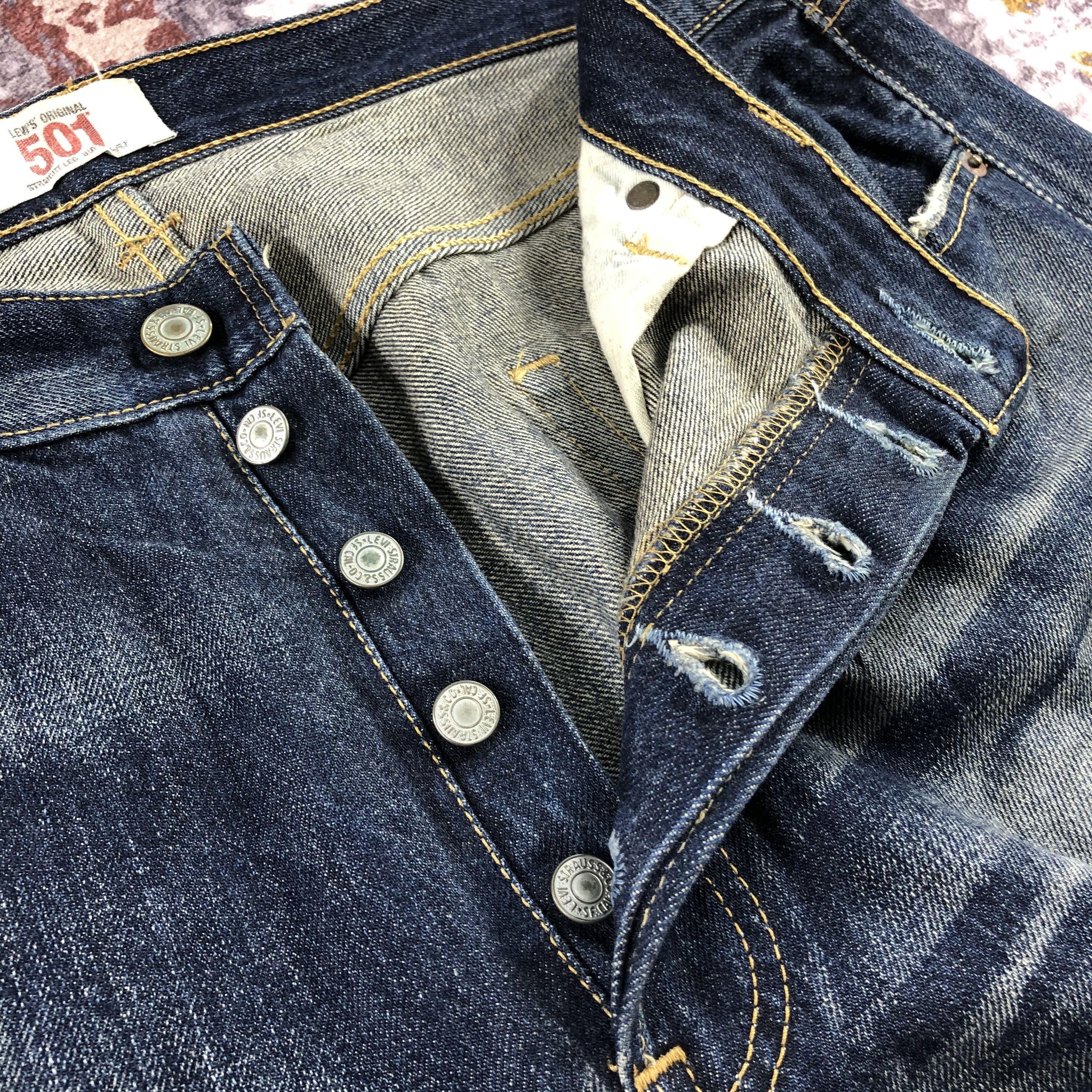 Levi's × Vintage Vintage Blue Wash Levis 501 Jeans-JM2919 Size US 39 - 14 Thumbnail