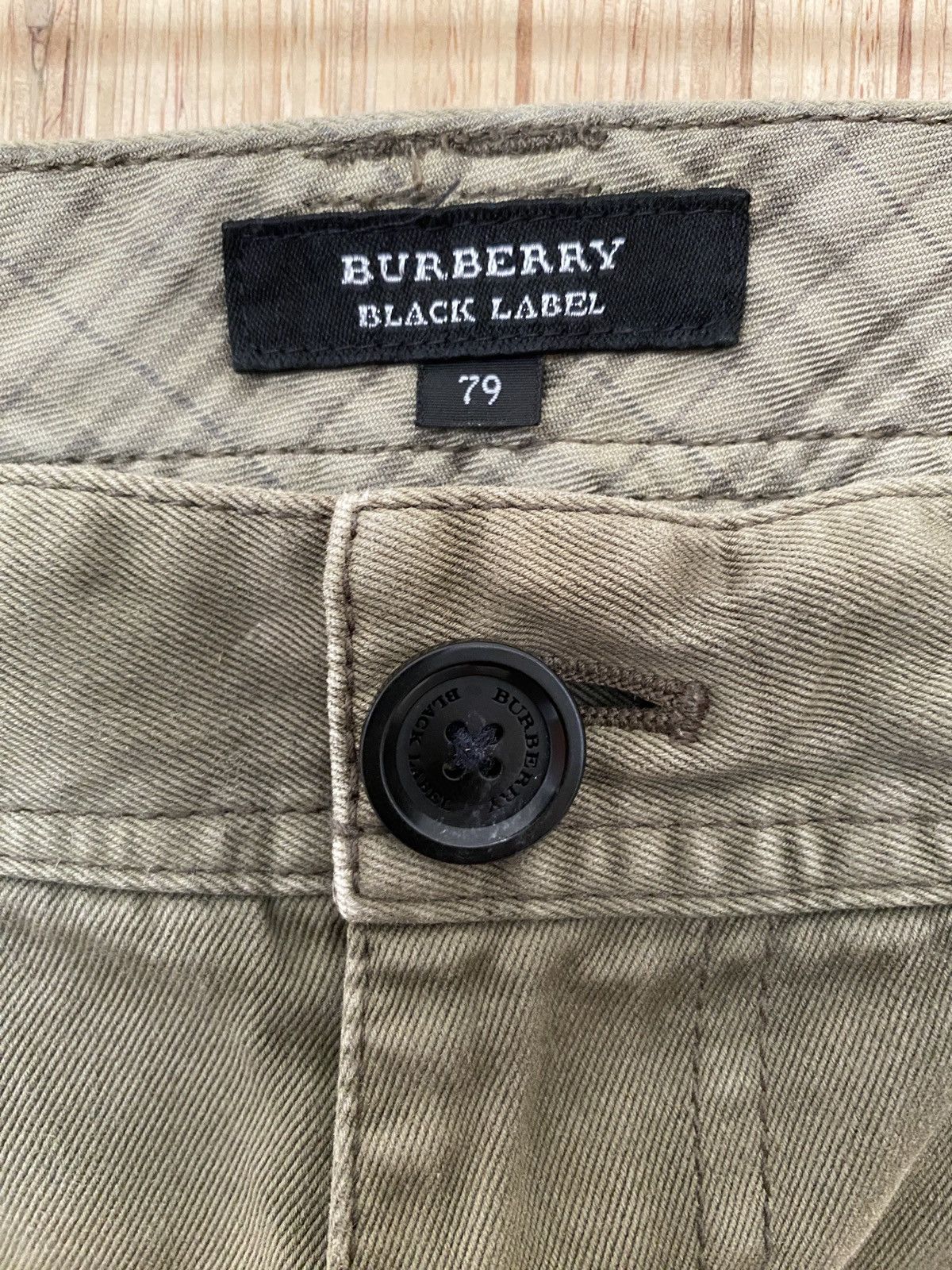 Burberry × Designer × Vintage Vintage Brand Burberry Sun Faded Short Pants 2000s Size US 34 / EU 50 - 8 Thumbnail