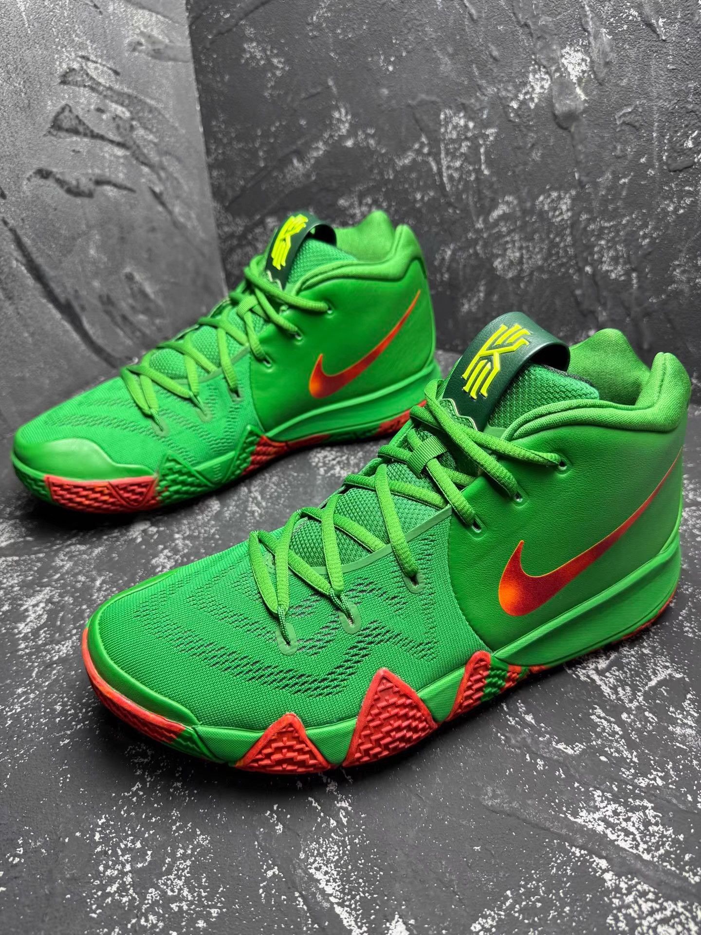 Nike Nike Kyrie 4 PE "Fall Leaf Green" Q10 Size US 10 / EU 43 - 1 Thumbnail
