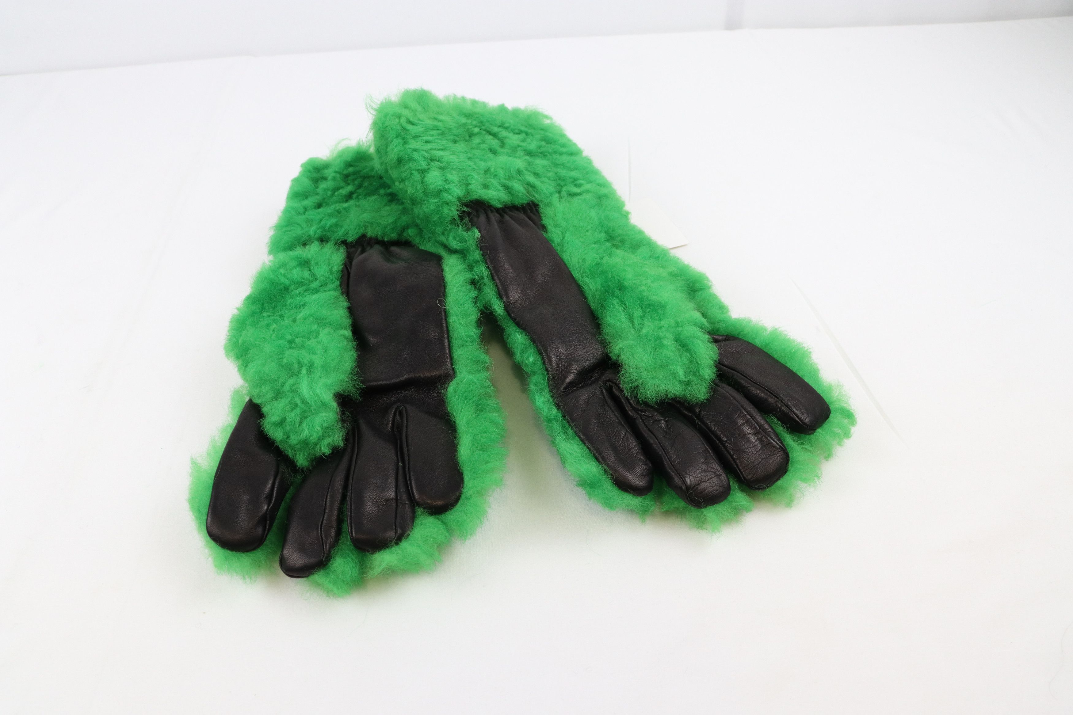 Bottega Veneta o1rshd10124 Size: 9.5 / Teddy Shearling Gloves in Parakeet Size ONE SIZE - 2 Thumbnail