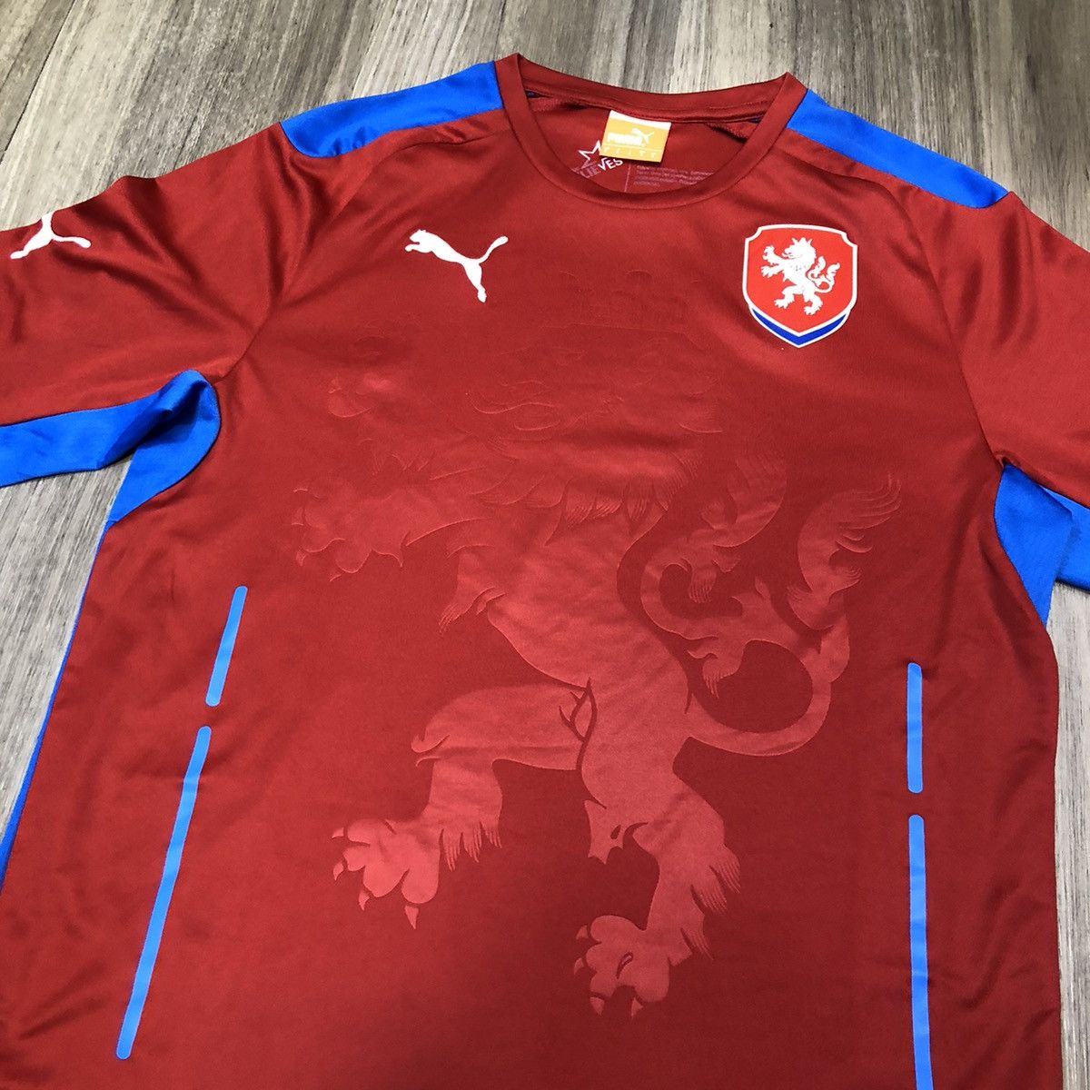 Puma Czech Republic 14/15 home shirt Size US S / EU 44-46 / 1 - 3 Thumbnail