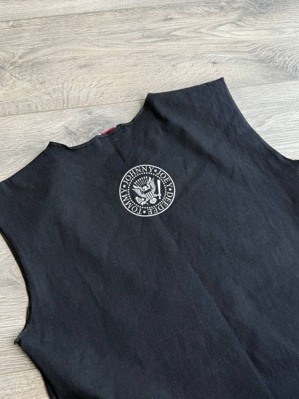 Band Tees Ramones vintage tank top t shirt Size US L / EU 52-54 / 3 - 5 Thumbnail