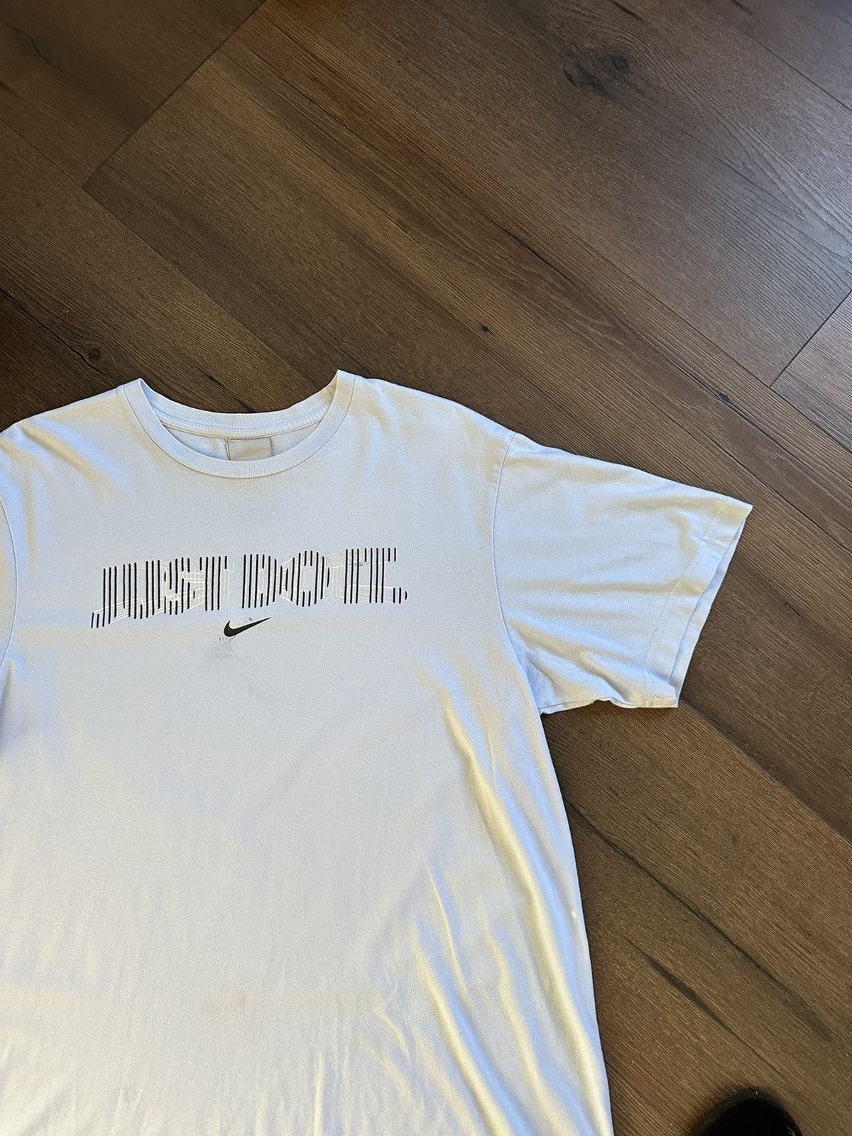 Nike Vintage Nike T-shirt 3D Centre Logo Size US L / EU 52-54 / 3 - 3 Thumbnail