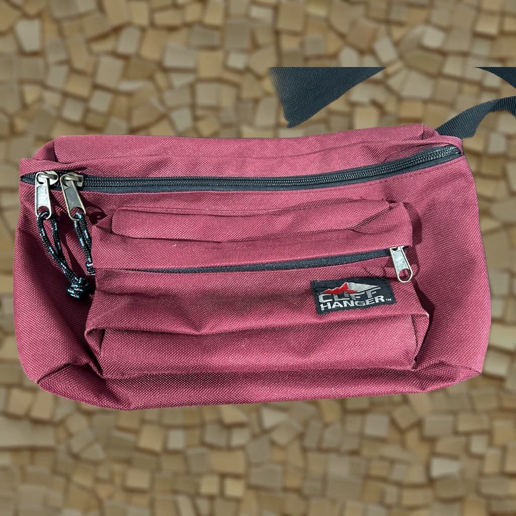 Vintage VINTAGE Cliff Hanger Burgundy 2 Pocket Adjustable Hip Waist Bag 90s Red Nylon Unisex Adult Messenger Cross Body Size ONE SIZE - 1 Thumbnail