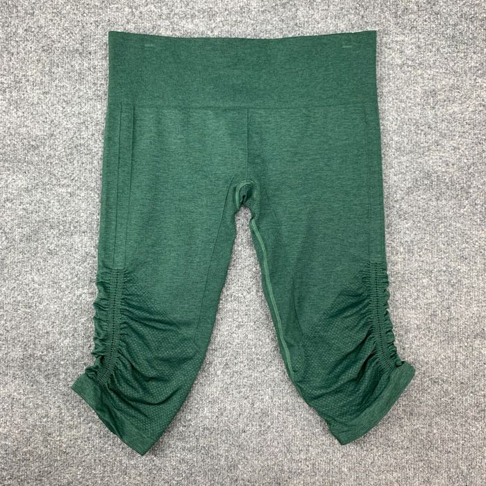 Lululemon Lululemon In The Flow Capri Leggings Womens 10 Green Scrunch  Compression Pants