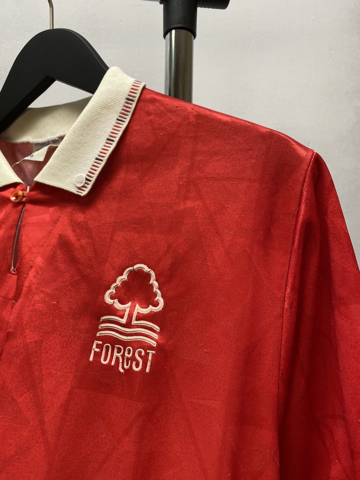 Umbro × Vintage Vintage 90s Notthingham Forest 1990-1992 Home Jersey Size US M / EU 48-50 / 2 - 16 Thumbnail