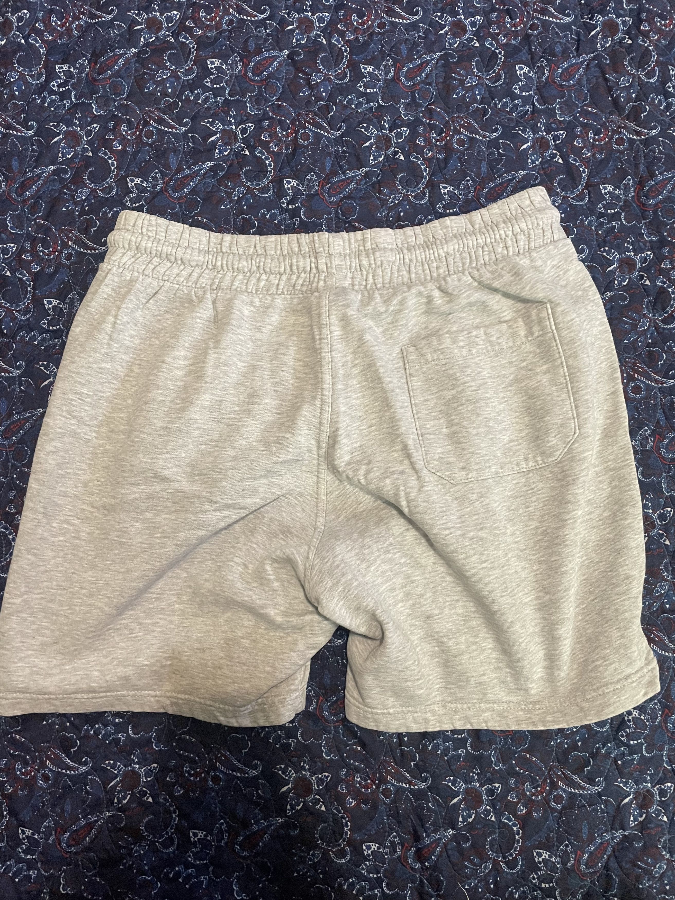 H&M H&M Sweatshorts Size US 34 / EU 50 - 3 Thumbnail