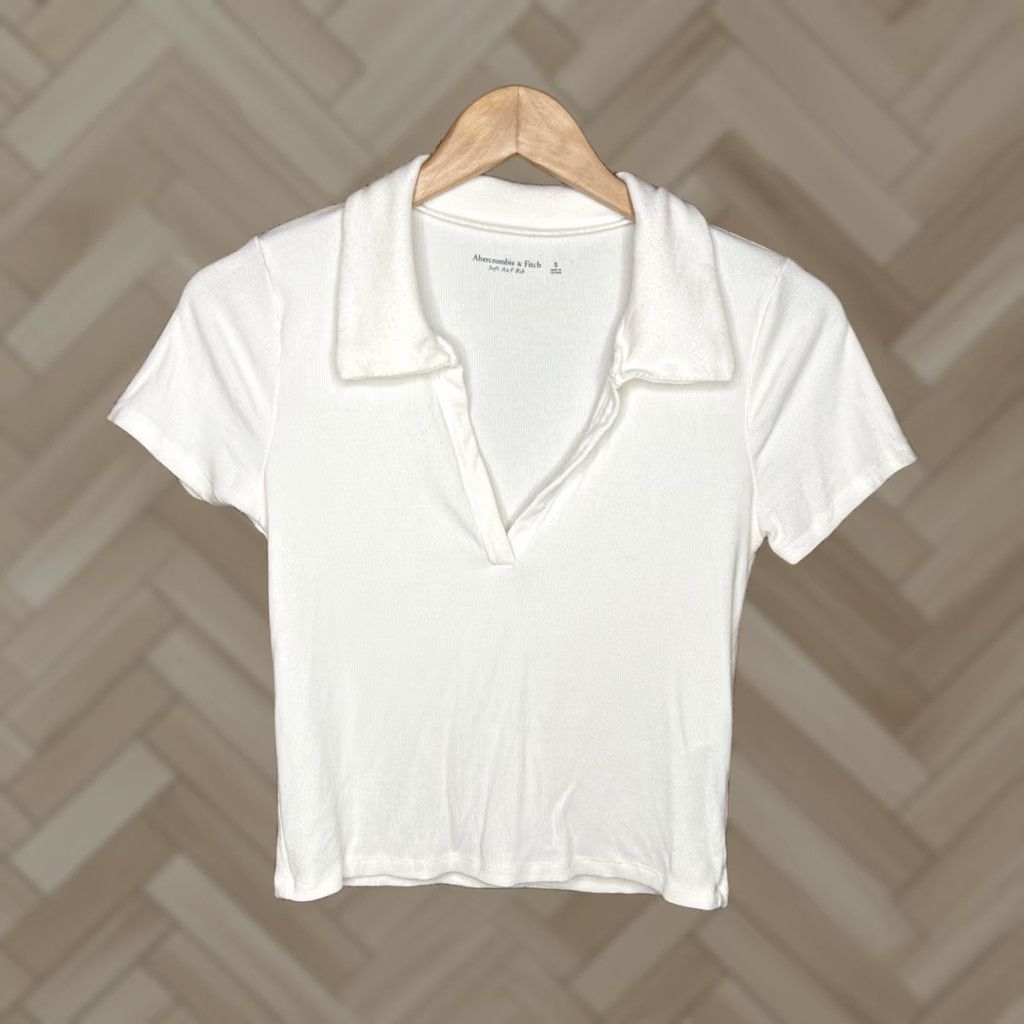 Abercrombie & Fitch Abercrombie & Fitch Shirt Womens Small White A&F Essentials V-Neck Polo Shirt Womens S White V-Neck Polo Size S / US 4 / IT 40 - 1 Thumbnail