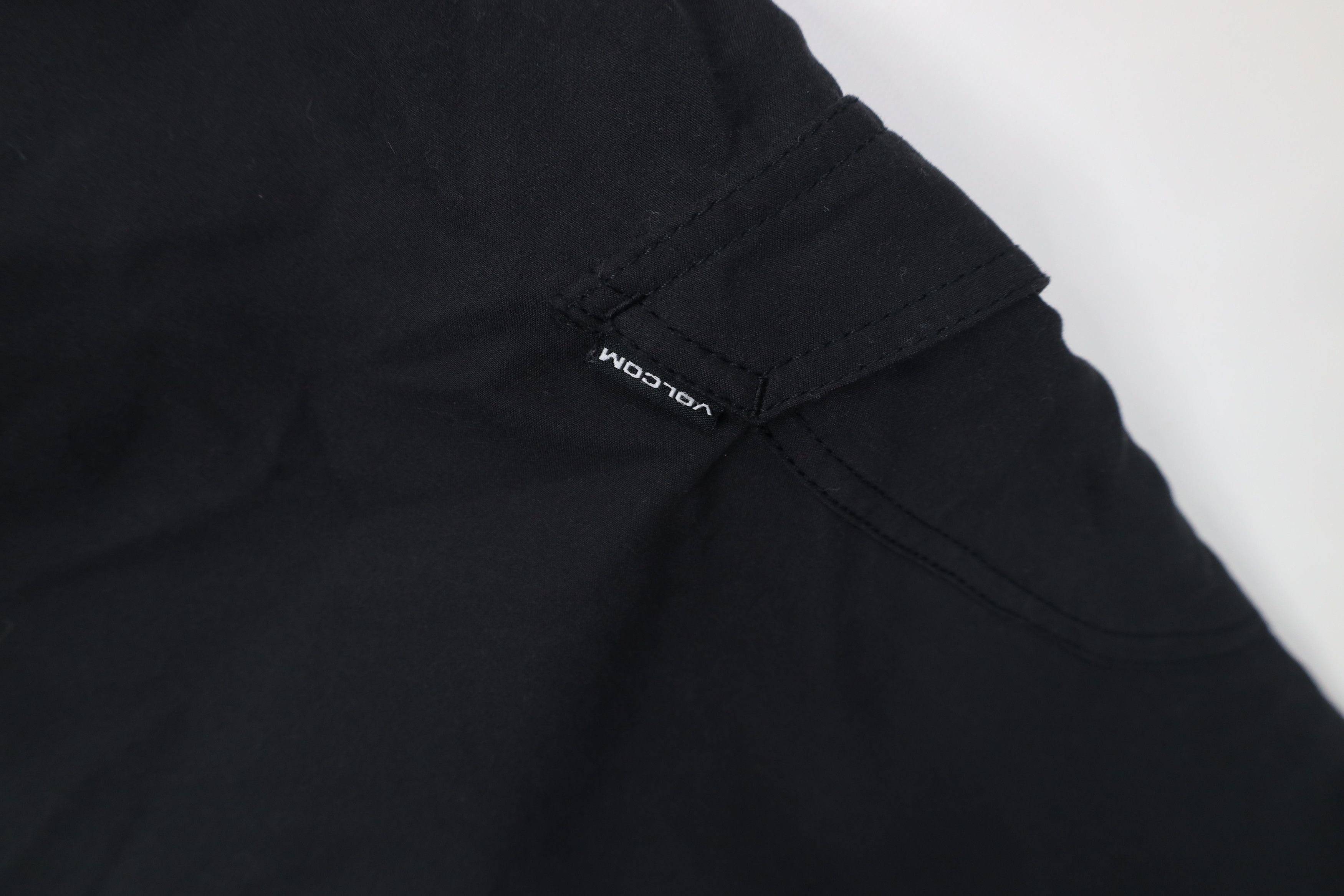 Volcom Vintage Y2K Volcom Surfing Spell Beach Board Shorts Black Size US 42 / EU 58 - 12 Thumbnail