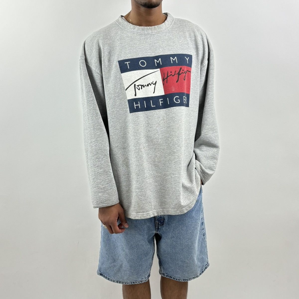 Tommy Hilfiger × Tommy Jeans × Vintage vintage 90s TOMMY HILFIGER Big Flag Logo Spellout sweatshirt Size US XL / EU 56 / 4 - 4 Thumbnail