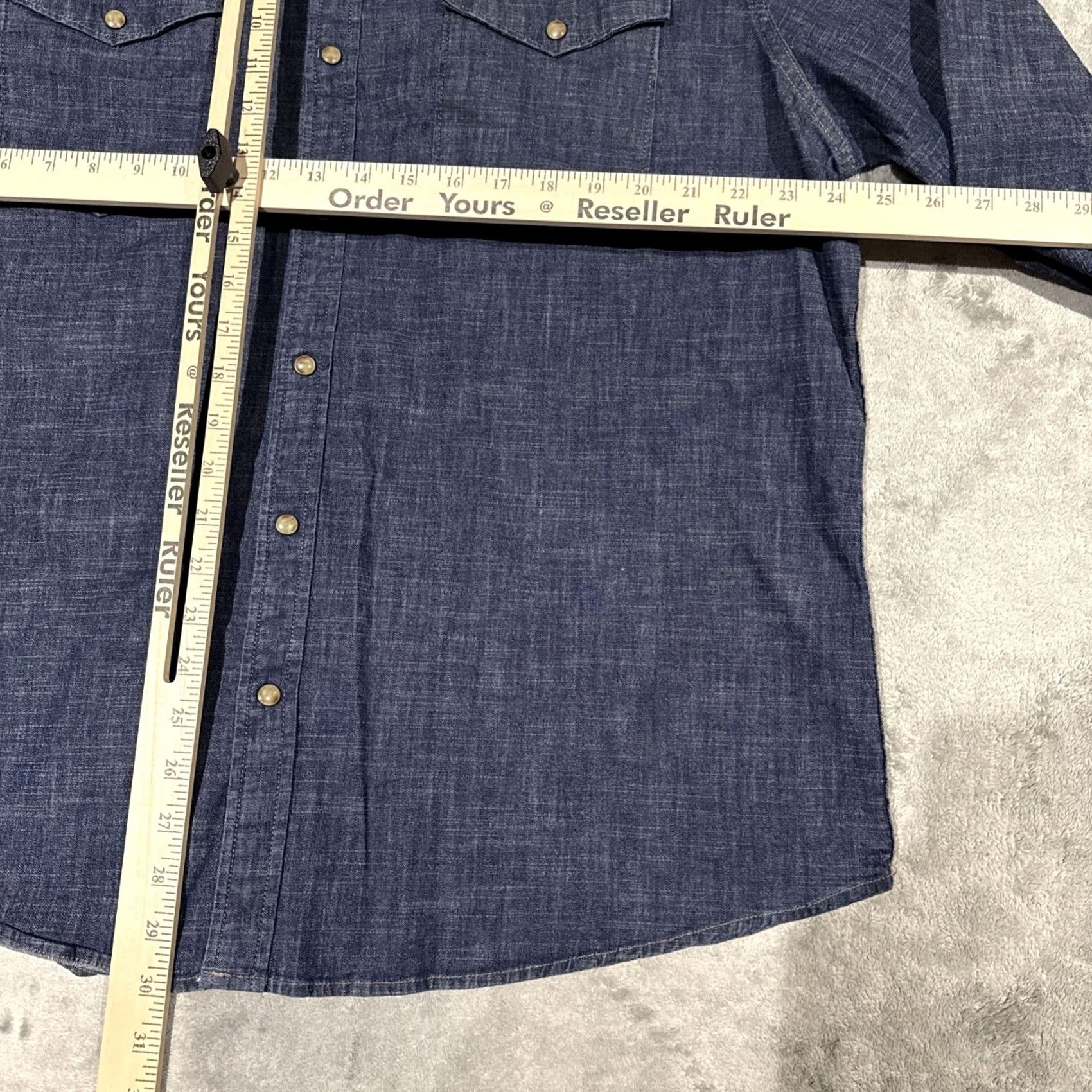 Wrangler Wrangler Shirt Men’s Denim Blue 2XL Long Sleeve Button-Up Pearl Snap Western casual workwear Hand pockets Regular USA Bolt denim blue 2XL Mens Shirt Size US XXL / EU 58 / 5 - 6 Thumbnail
