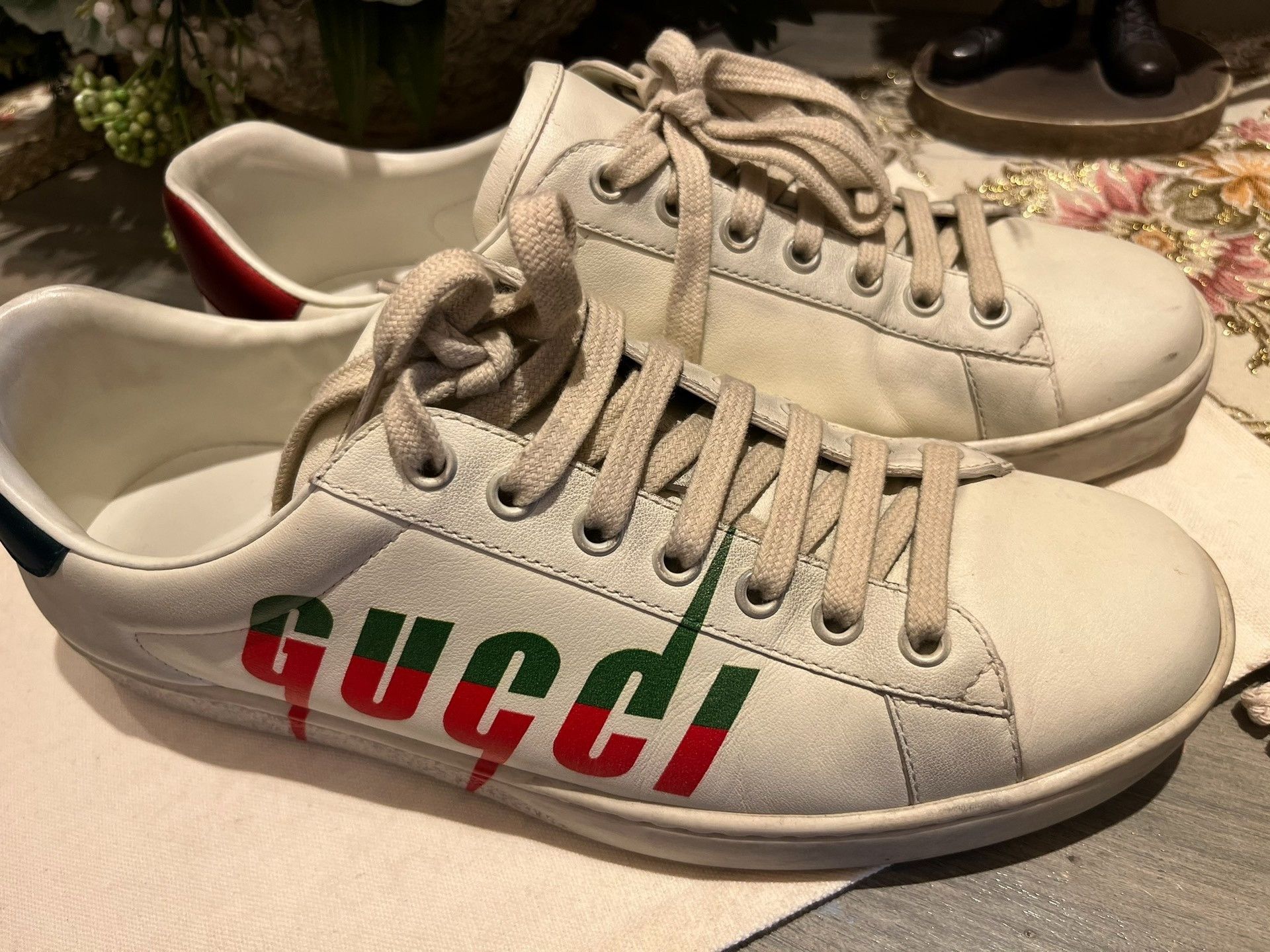 Gucci Gucci Lightning Logo Distressed White Sneakers Size US 8 / EU 41 - 9 Thumbnail