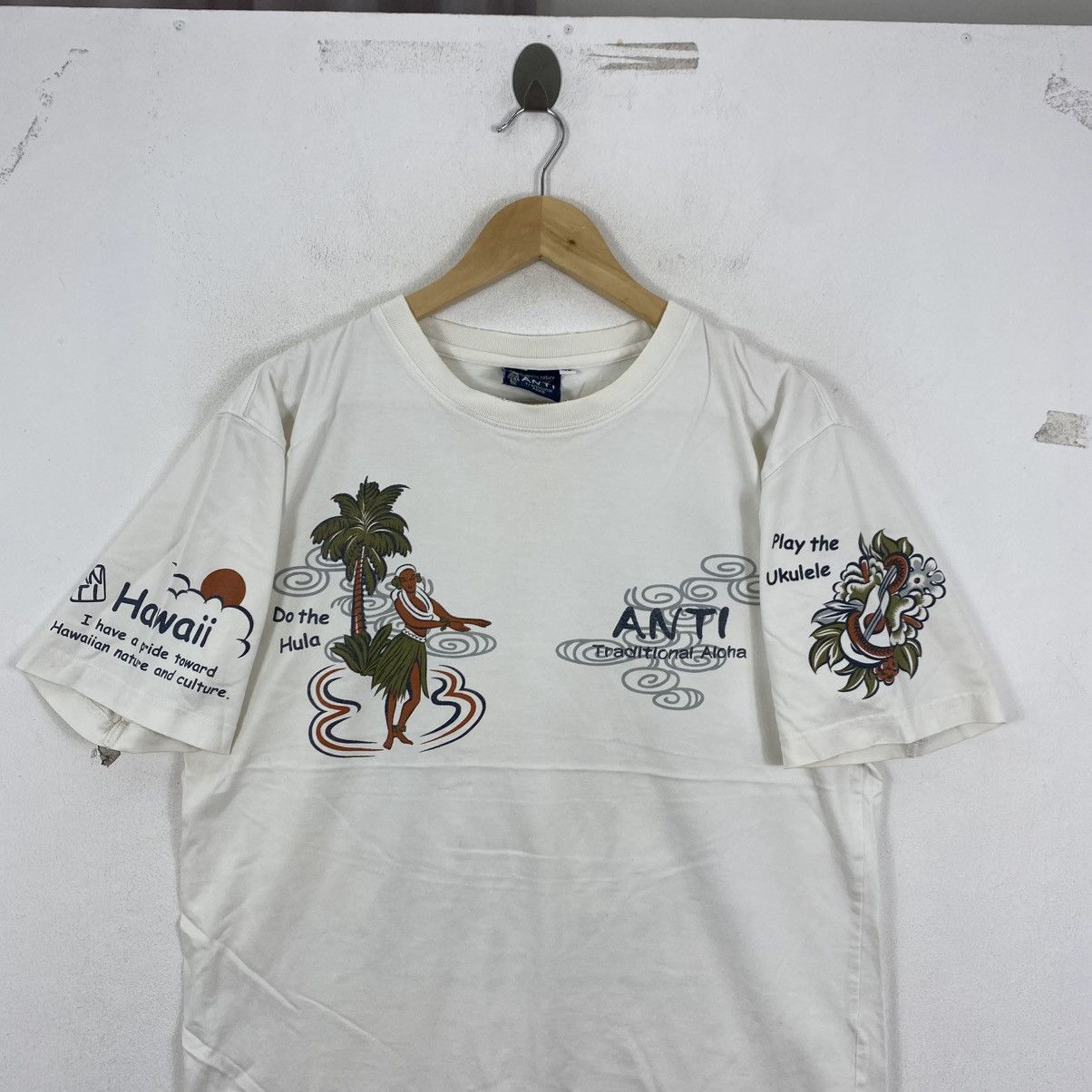 Vintage VTG Anti Traditional Aloha Honolulu Hawaii T-Shirt Size M Size US M / EU 48-50 / 2 - 3 Thumbnail