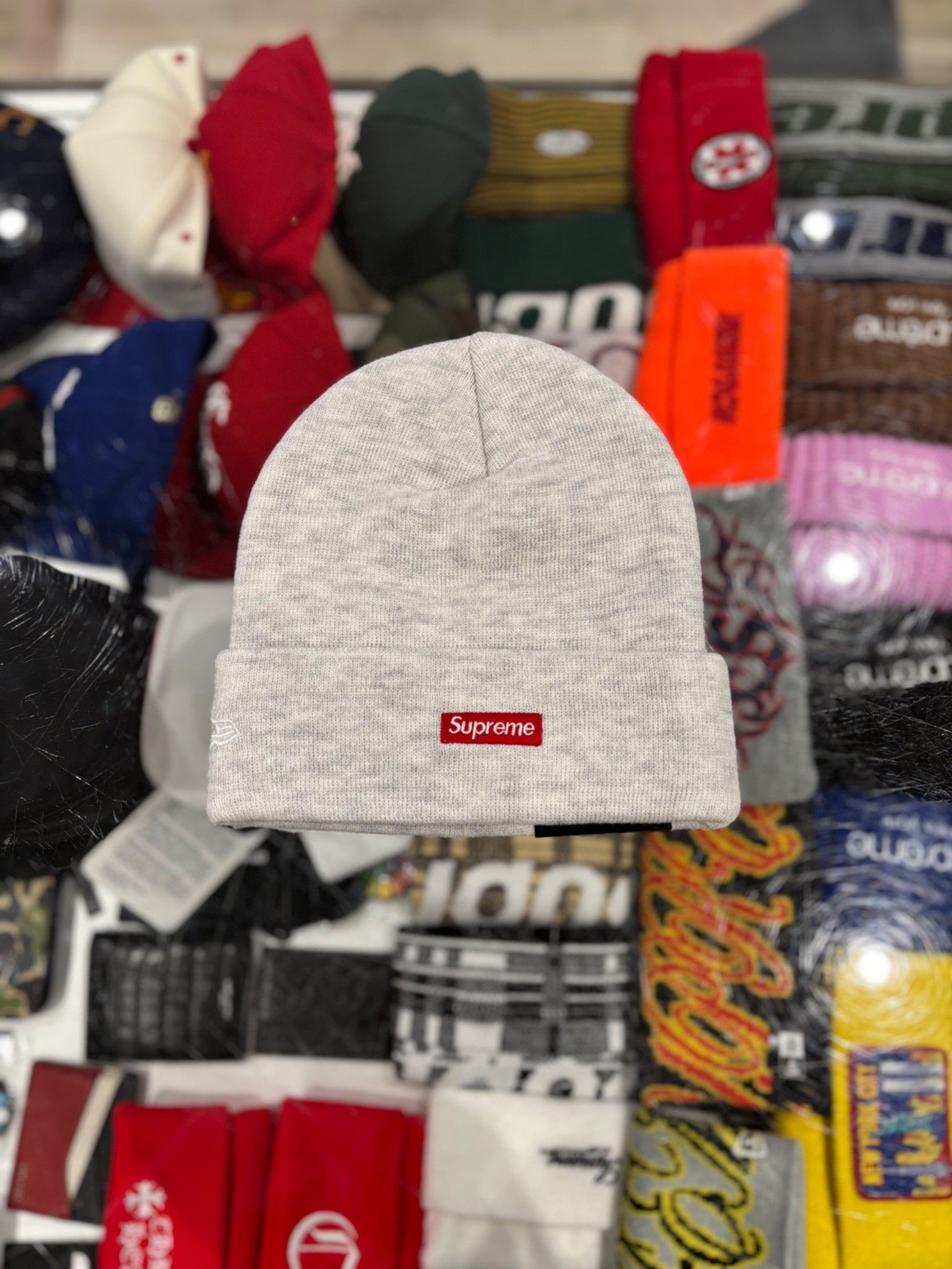 Supreme Supreme New Era Devil S Logo Beanie Ash Grey Size ONE SIZE - 2 Thumbnail