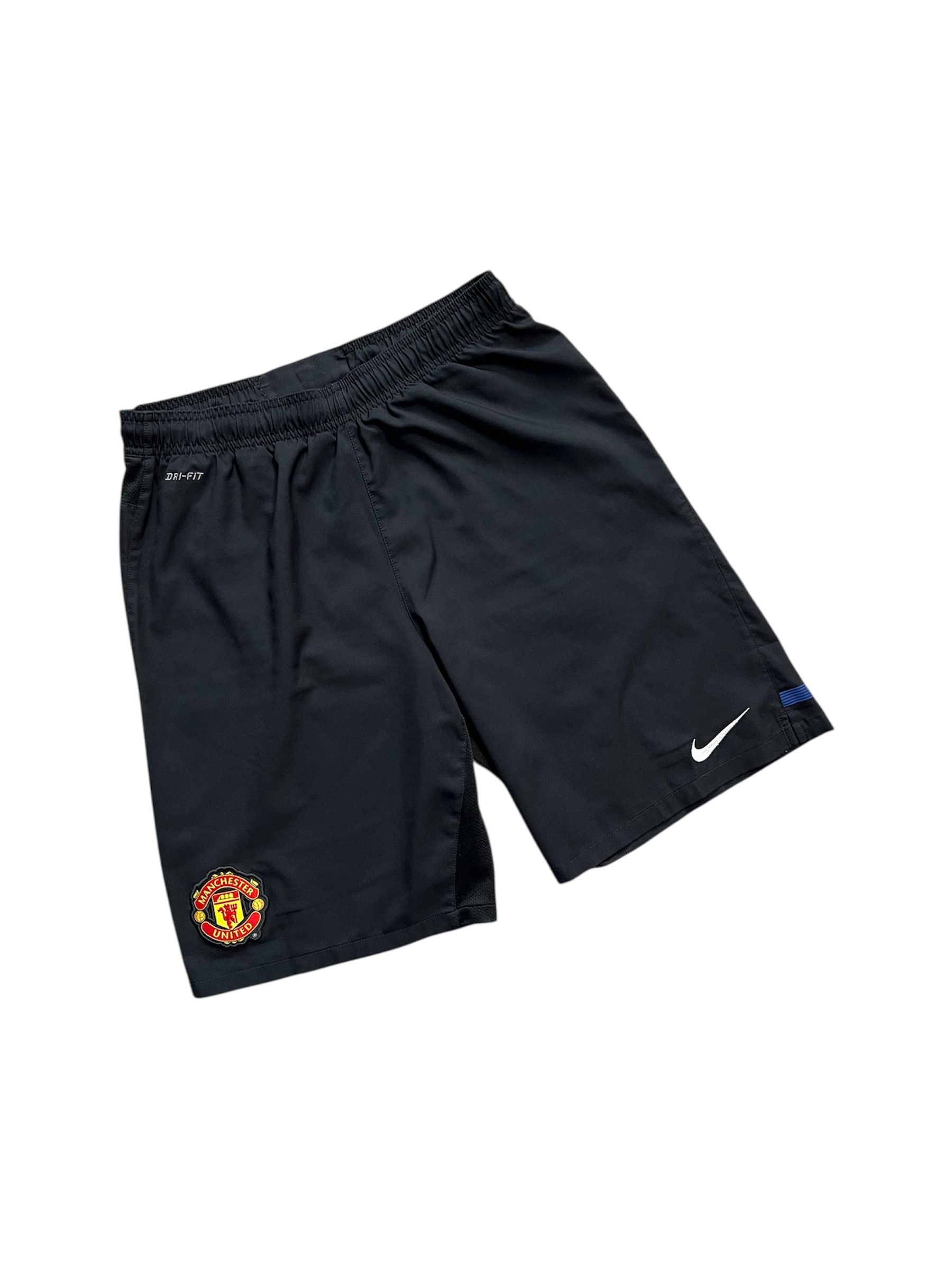 Nike Nikr mu manchester united vintage shorts VTG Size US 30 / EU 46 - 1 Thumbnail