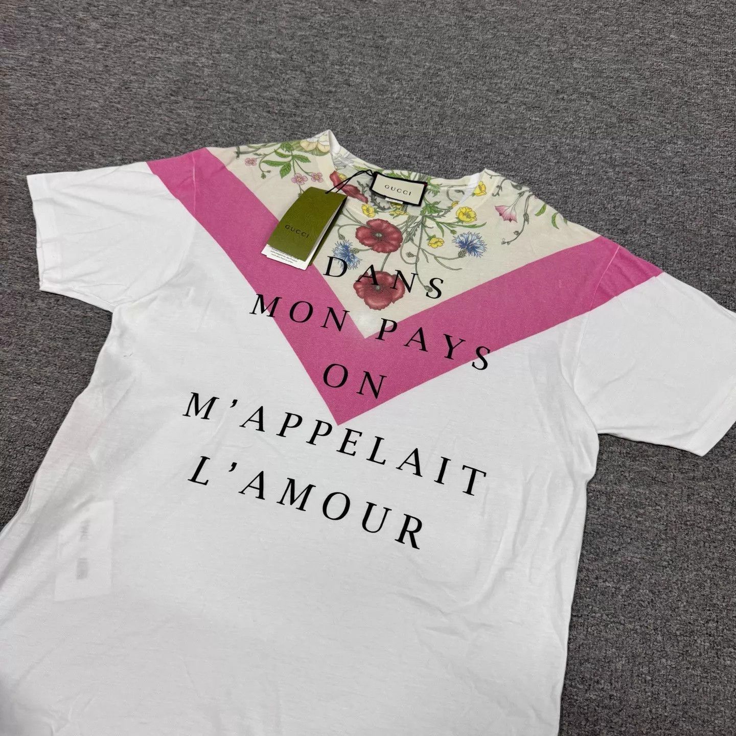 Gucci Gucci Pink Floral Print V-slogan short-sleeve T-shirt S Size S / US 4 / IT 40 - 3 Thumbnail