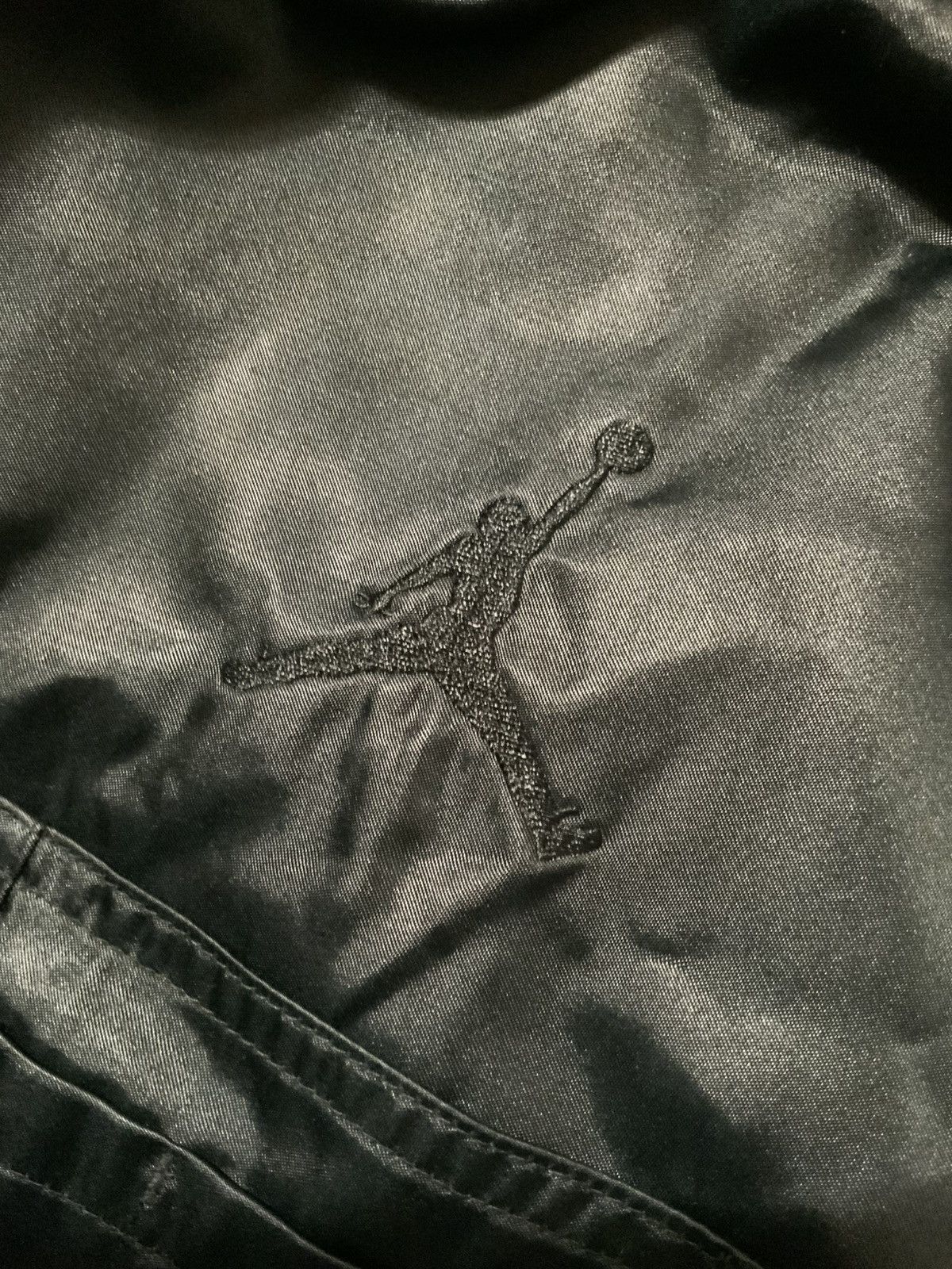 Jordan Brand Air Jordan Black Satin Retro Jumpman Logo Zip Bomber Jacket Size US L / EU 52-54 / 3 - 8 Thumbnail