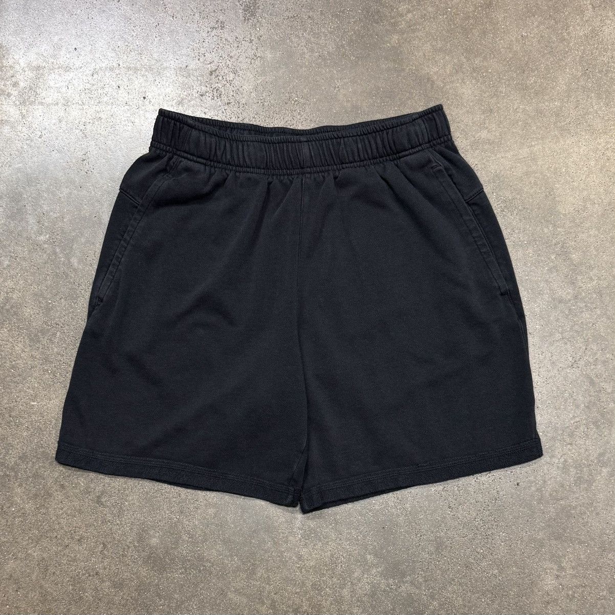 Nike Nike Yoga Therma-FIT Core Shorts Athletic Street Essential Size US 30 / EU 46 - 1 Thumbnail