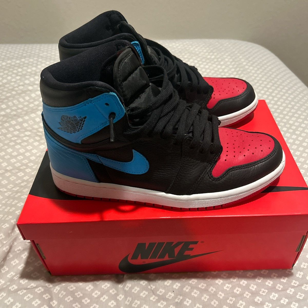 Nike Jordan One “UNC to Chicago” Size US 9 / IT 39 - 4 Thumbnail