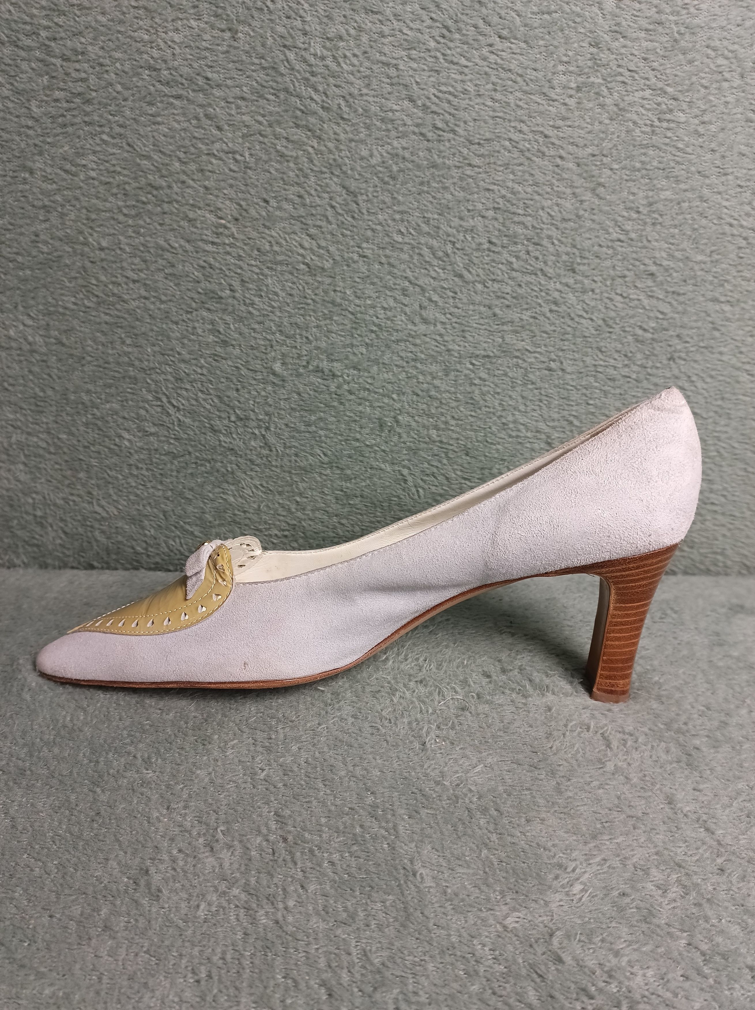 Moschino Moschino Suede Leather Grey Logo Heart Heel Pumps EU 39.5 Size US 9.5 / IT 39.5 - 10 Thumbnail