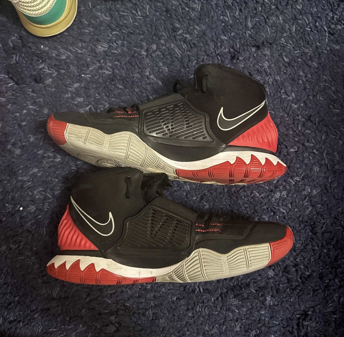 Nike Kyrie 6 “Bred” Size US 10 / EU 43 - 2 Thumbnail