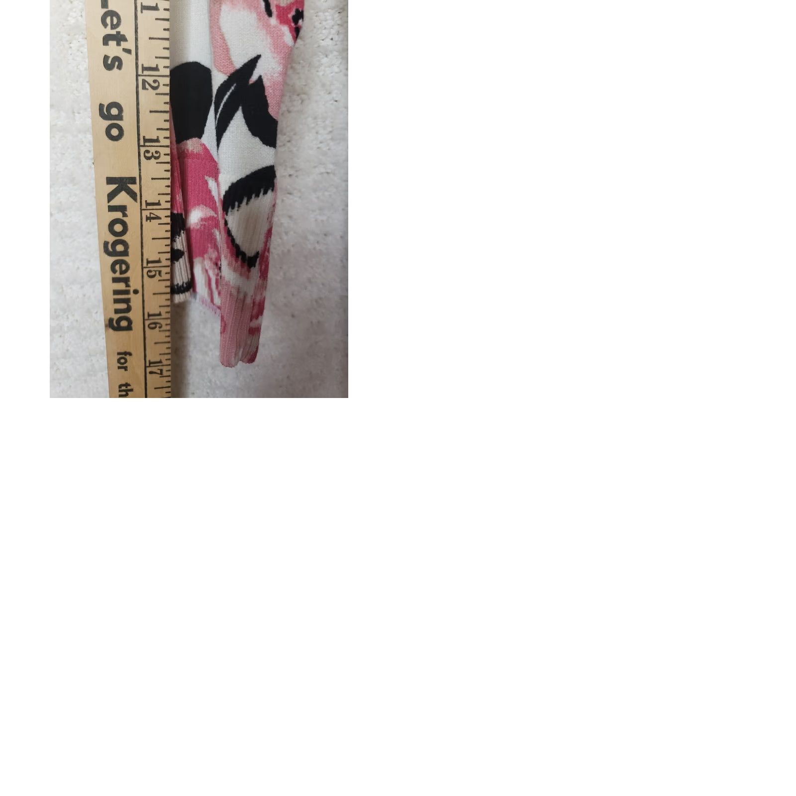 White House Black Market White House Black Market Blouse Women’s S Floral Knit V-Neck Button Long Sleeve Pink Black White Parfait Spring & Summer Casual Womens Size S / US 4 / IT 40 - 9 Thumbnail