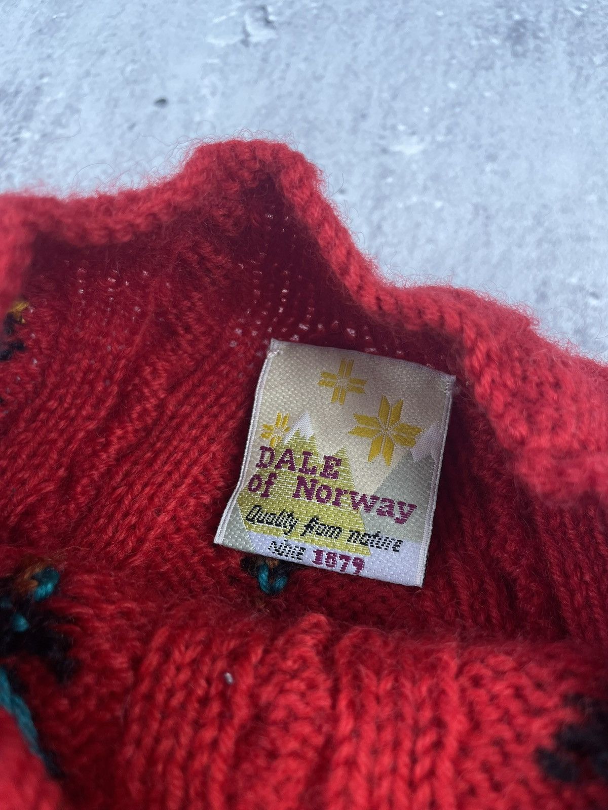 Dale Of Norway × Vintage Vintage Dale Of Norway Red Flowers Sweater Size M / US 6-8 / IT 42-44 - 4 Thumbnail