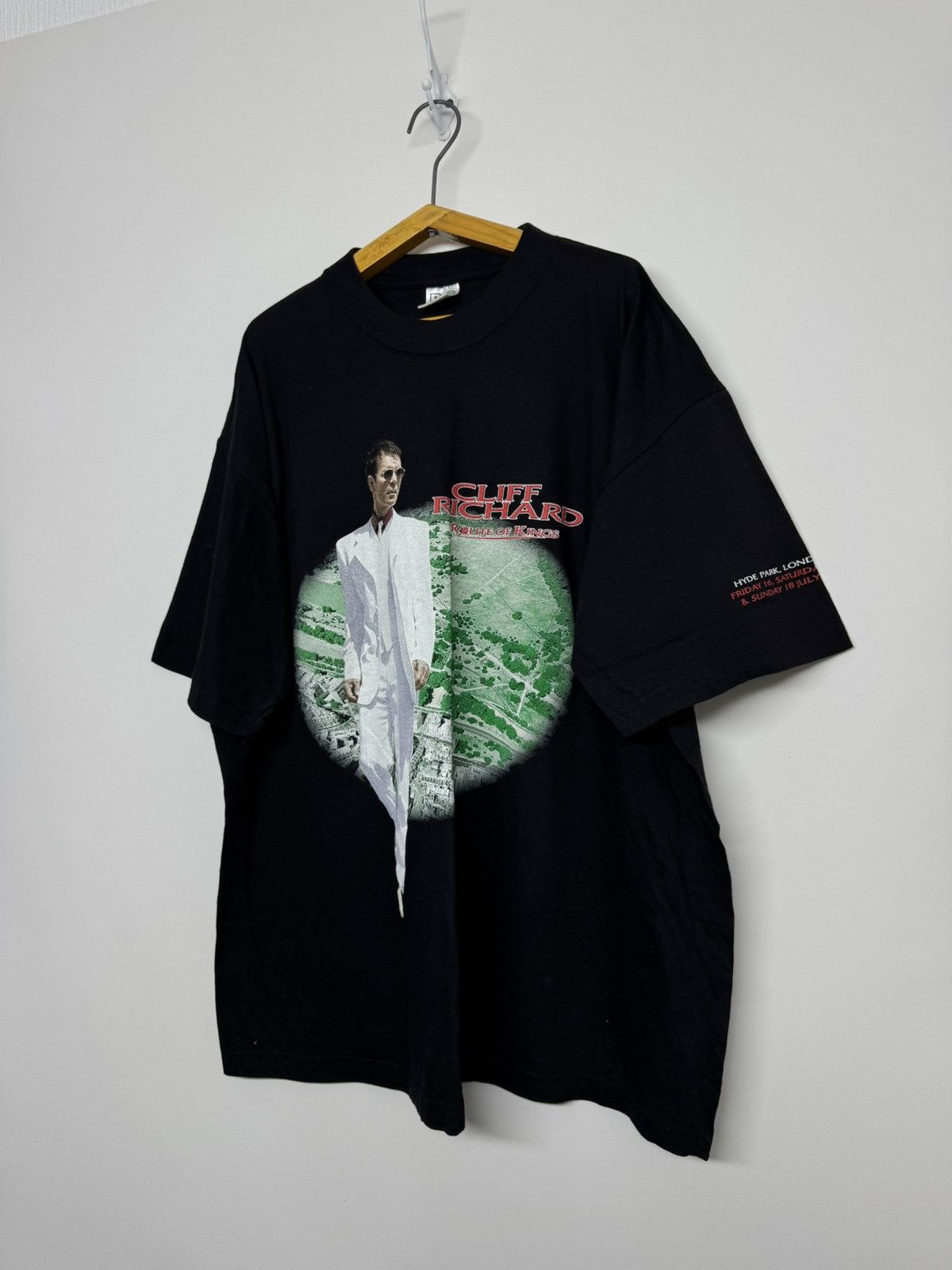 Vintage Vintage Richard Cliff rock band tour tee Size US XL / EU 56 / 4 - 5 Thumbnail