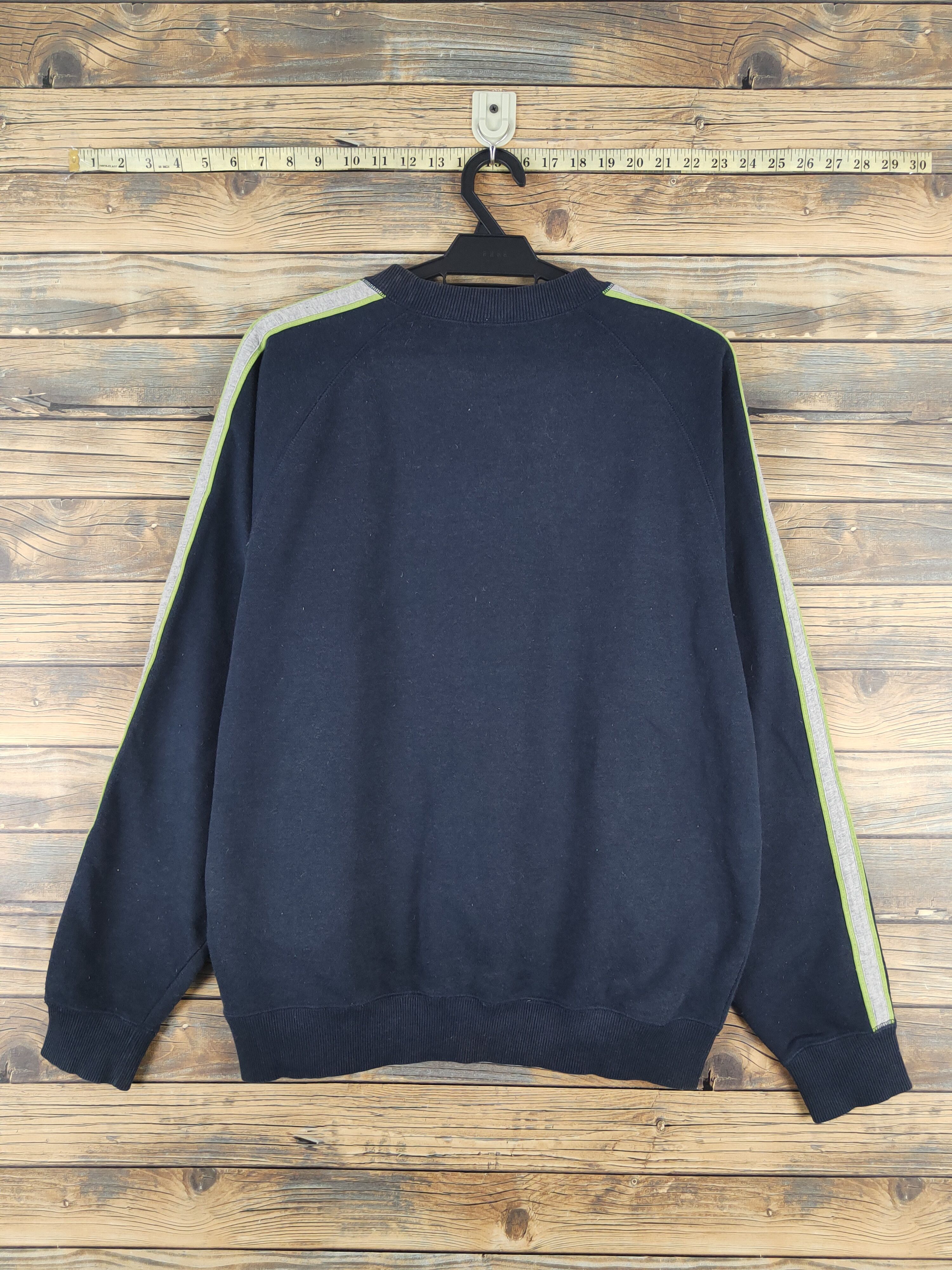 Japanese Brand × Vintage Uniqlo vintage Navy Sweatshirts #W1458 Size US L / EU 52-54 / 3 - 7 Thumbnail