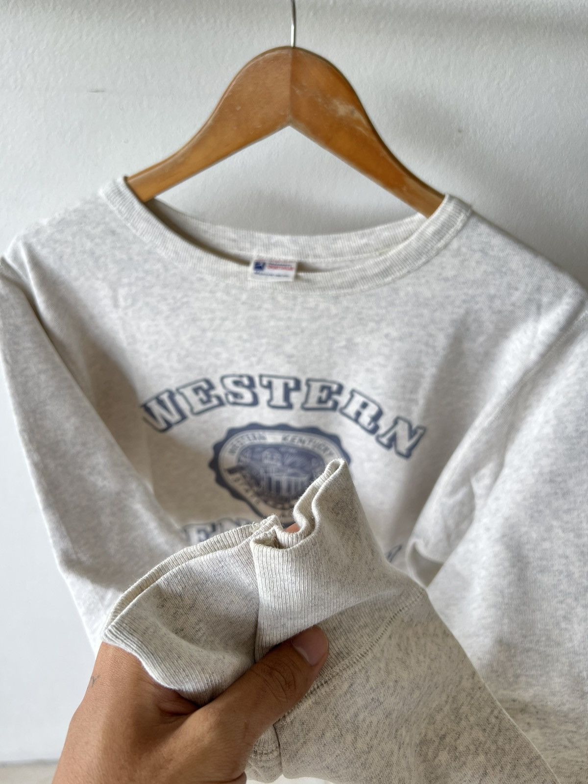 Vintage Thrashed Vintage Champion Long Sleeve Size US L / EU 52-54 / 3 - 5 Thumbnail