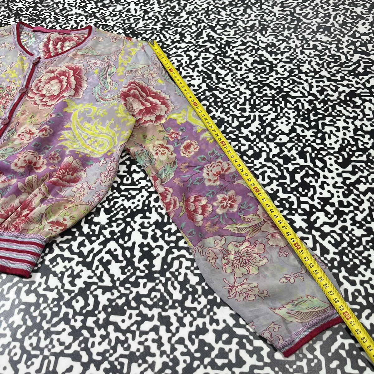 Emanuel Ungaro Vintage Y2K Emanuel Ungaro Paris Silk Floral Luxury Cardigan Size M / US 6-8 / IT 42-44 - 18 Thumbnail