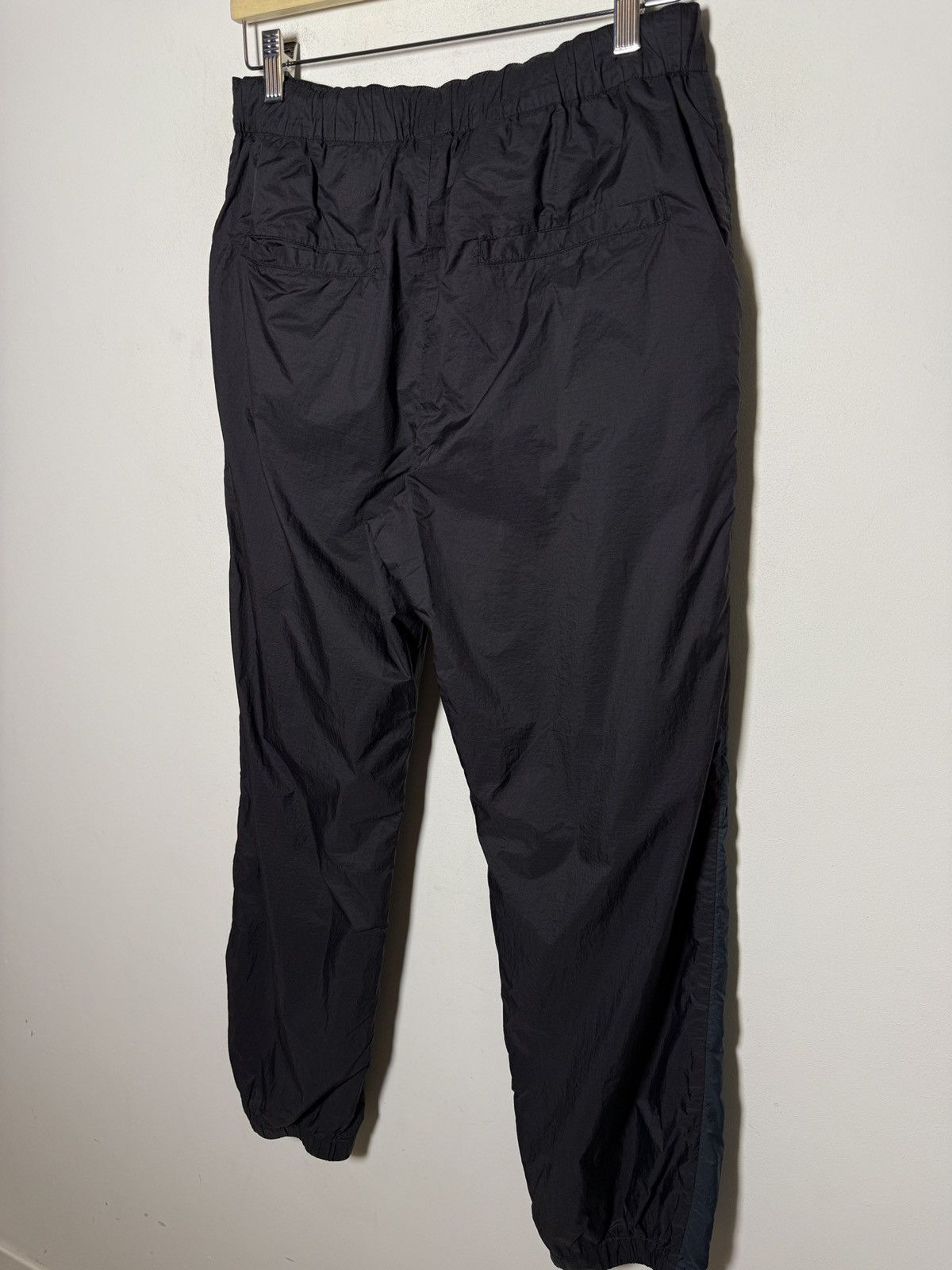 Acne Studios Acne Studios tech pants in ultra-lightweight ripstop nylon Size US 32 / EU 48 - 7 Thumbnail