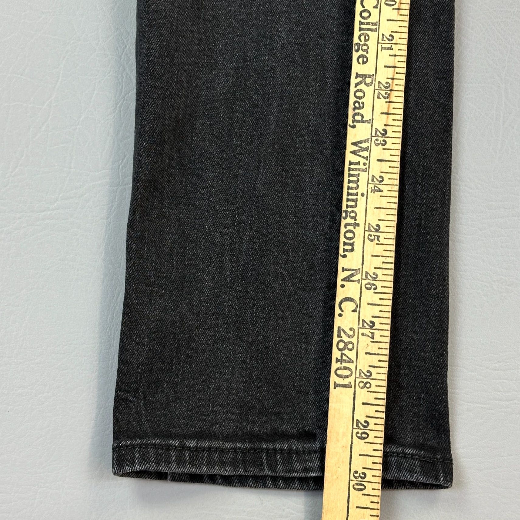 Levi's VINTAGE Levi's 541 Jeans Mens 31x32 Black Denim Athletic Taper Stretch Casual US 90s Mens Jeans Size US 31 - 3 Thumbnail
