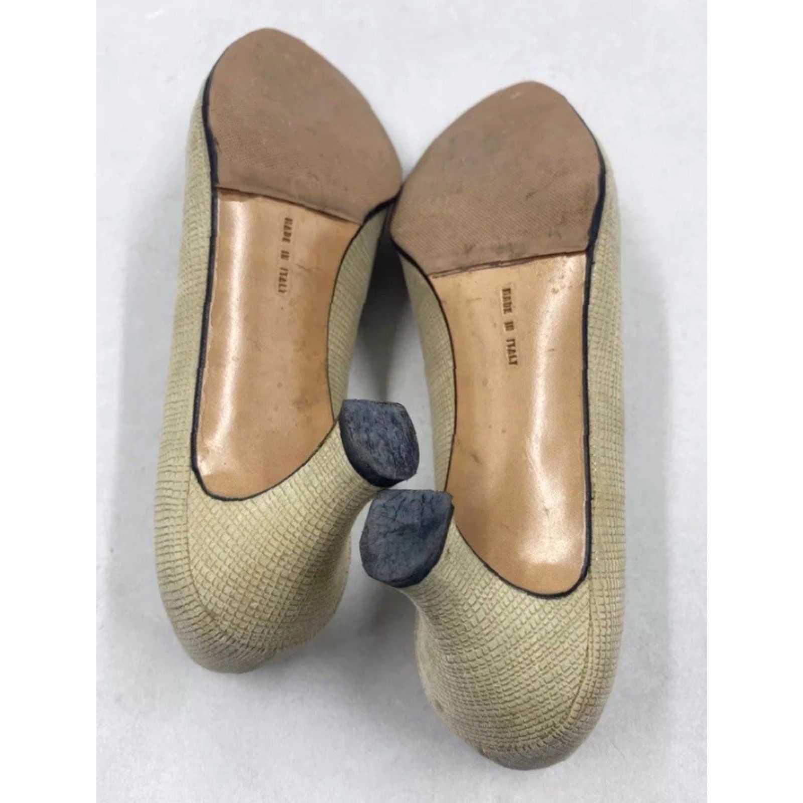Salvatore Ferragamo Women’s Salvatore Ferragamo Pumps Beige Suede Heels Made In Italy Size 8 Womens Pumps Beige Suede Italy 8 Size US 8 / IT 38 - 5 Thumbnail