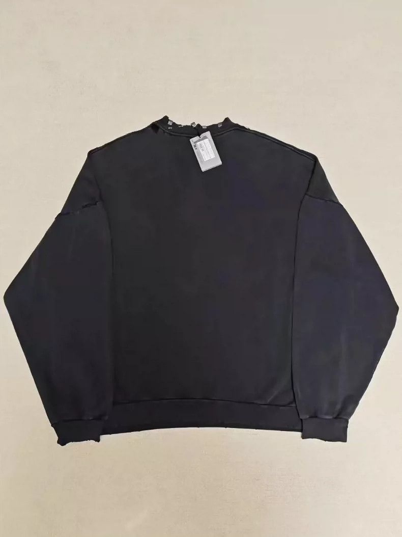 Balenciaga Balenciaga A long-sleeved sweatshirt made of pierced rivet Size US M / EU 48-50 / 2 - 2 Thumbnail