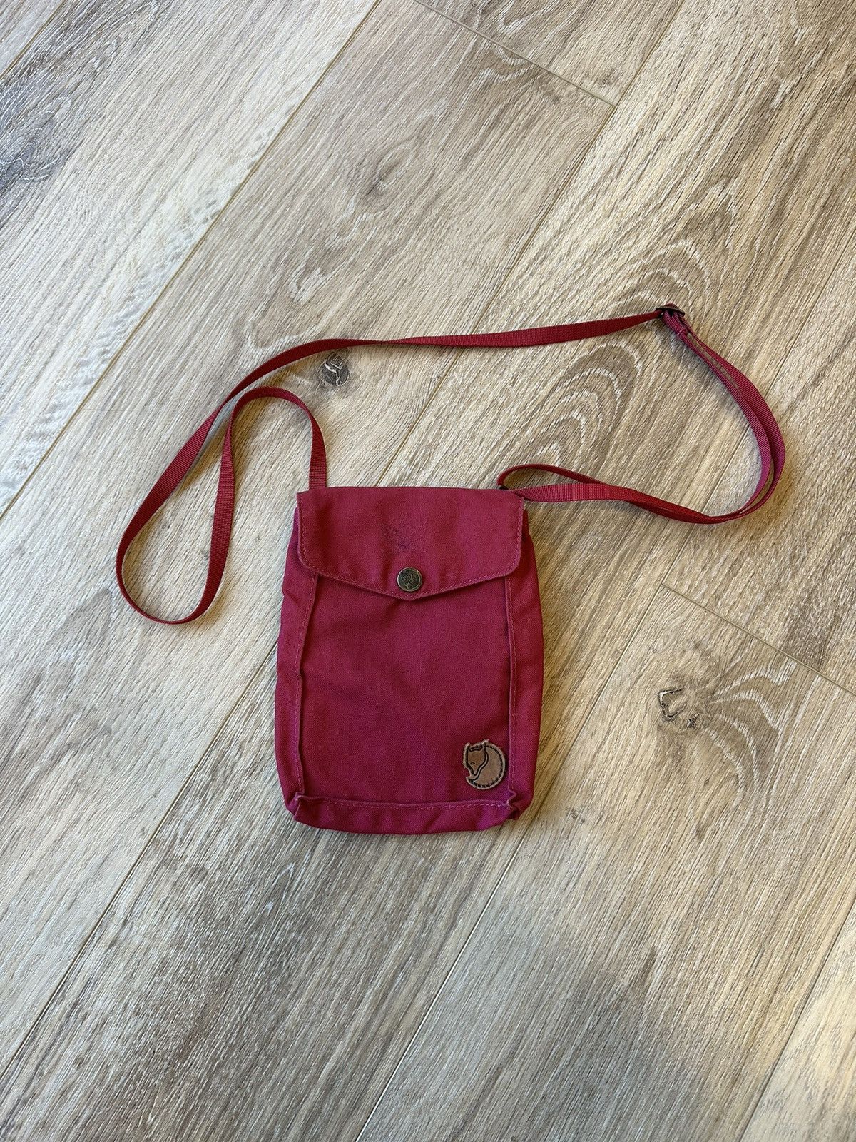 Fjallraven 90s Vintage Fjallraven Vintage Crossbody Bag Rare Gorpcore Size ONE SIZE - 1 Thumbnail
