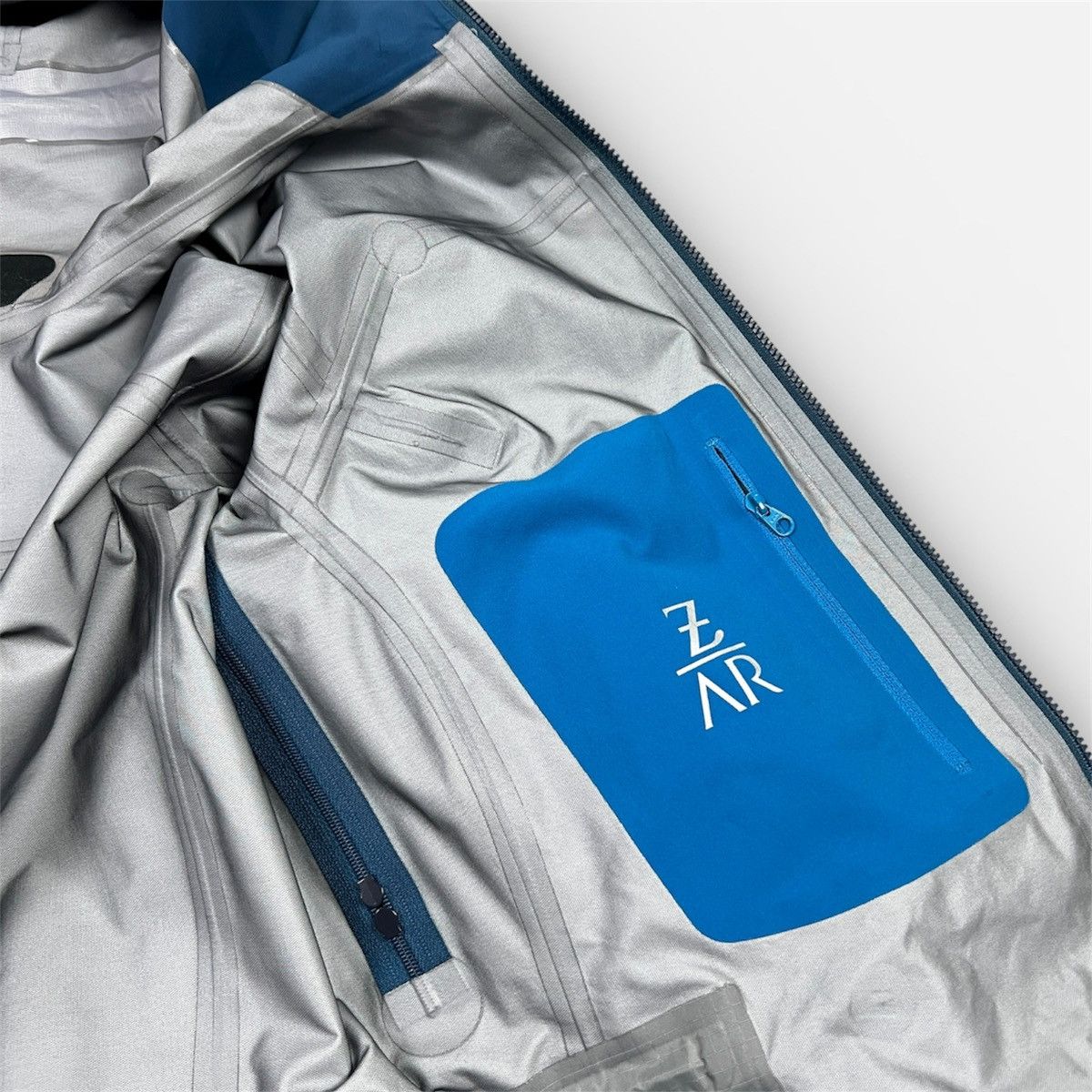 Arc'teryx Women’s Arcteryx Zeta AR Gore Tex Jacket Size M Size M / US 6-8 / IT 42-44 - 10 Thumbnail