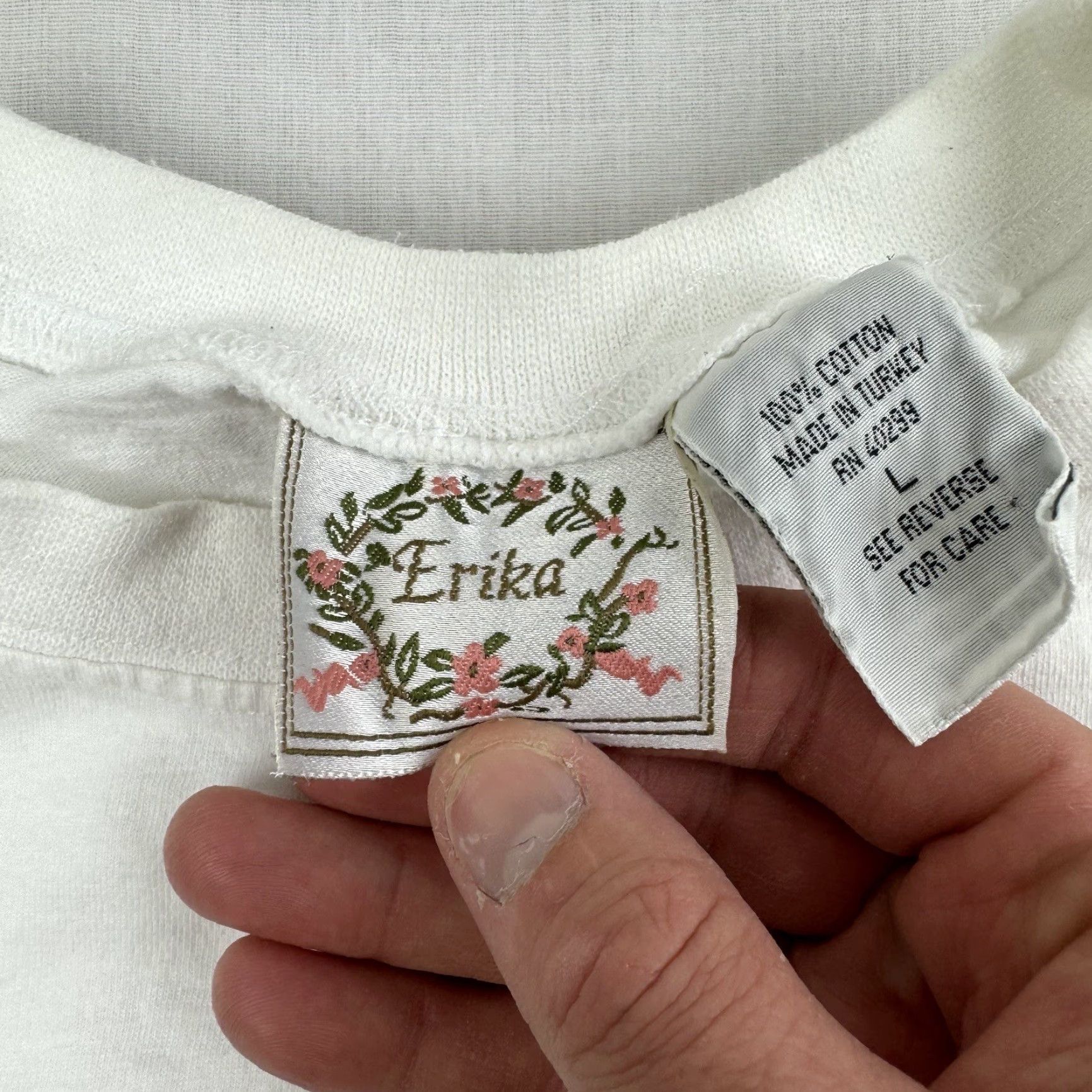 Vintage VINTAGE Erika T-Shirt Shirt Womens Large White 90s Casual Crew Neck Short Sleeve 90s Mens Womens? Size L / US 10 / IT 46 - 4 Thumbnail