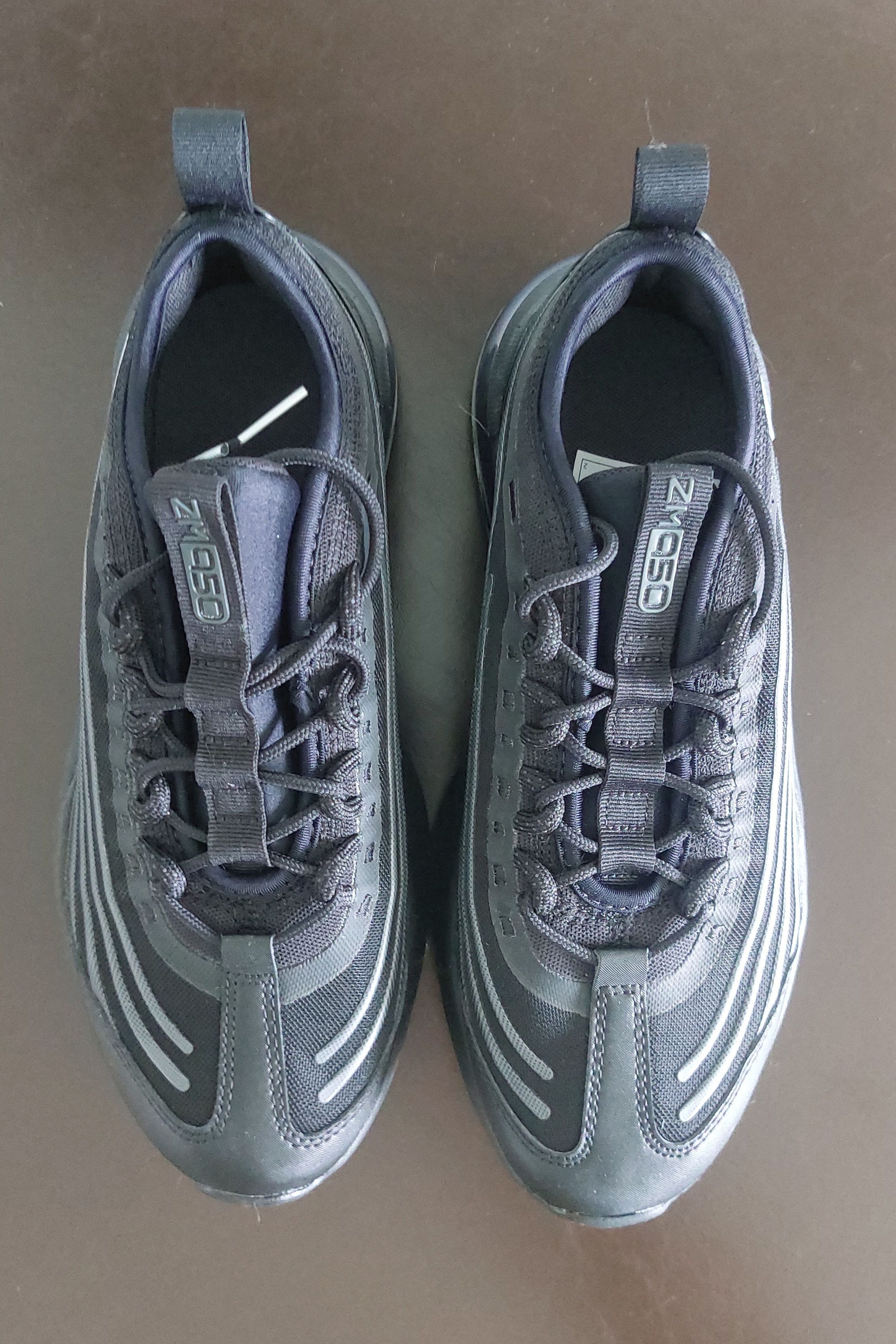 Nike Nike Air Max Zoom 950 (GS) Black Metallic Silver Size US 7.5 / IT 37.5 - 4 Thumbnail
