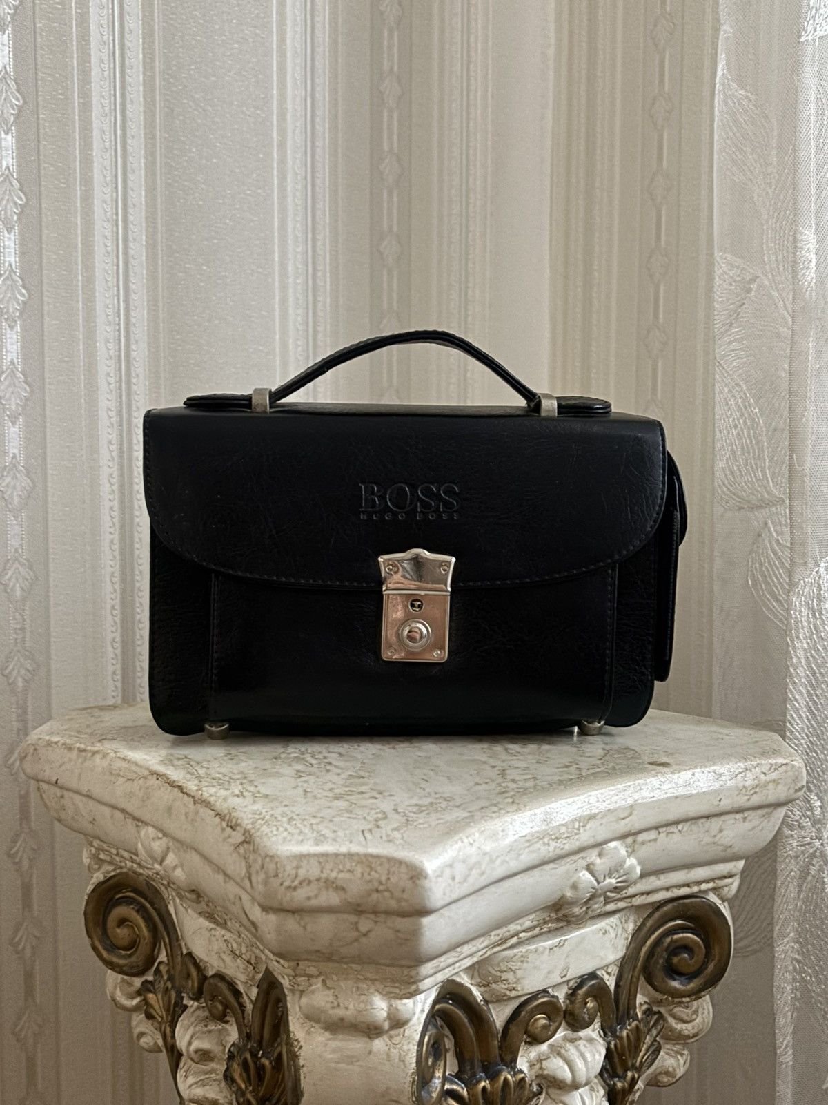 Hugo Boss Hugo Boss vintage 80s leather crossbody bag Size ONE SIZE - 1 Thumbnail