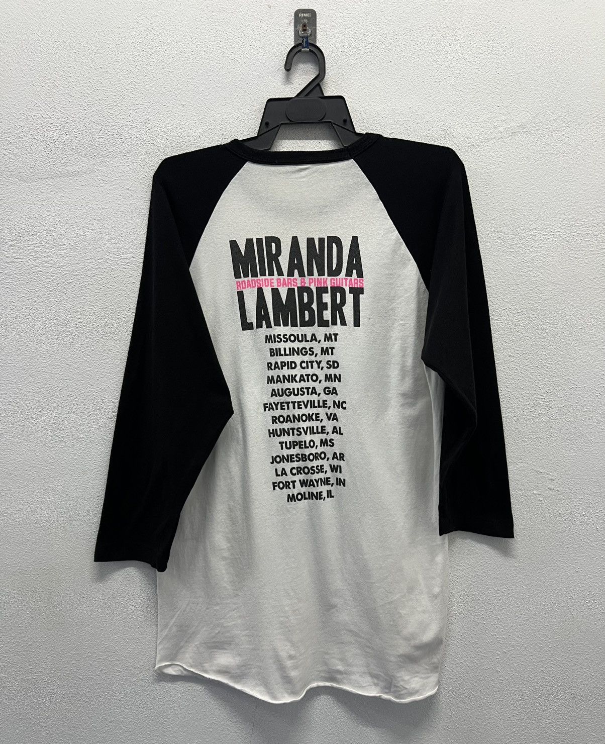 Band Tees × Tultex × Vintage VINTAGE MIRANDA LAMBERT ROADSIDE BARS & PINK GUITARS SHIRT Size US L / EU 52-54 / 3 - 2 Thumbnail