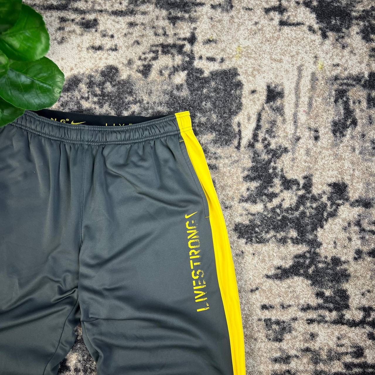 Nike Nike Livestrong Big Logo Vintage Y2K Baggy Track Pants Size US 36 / EU 52 - 3 Thumbnail